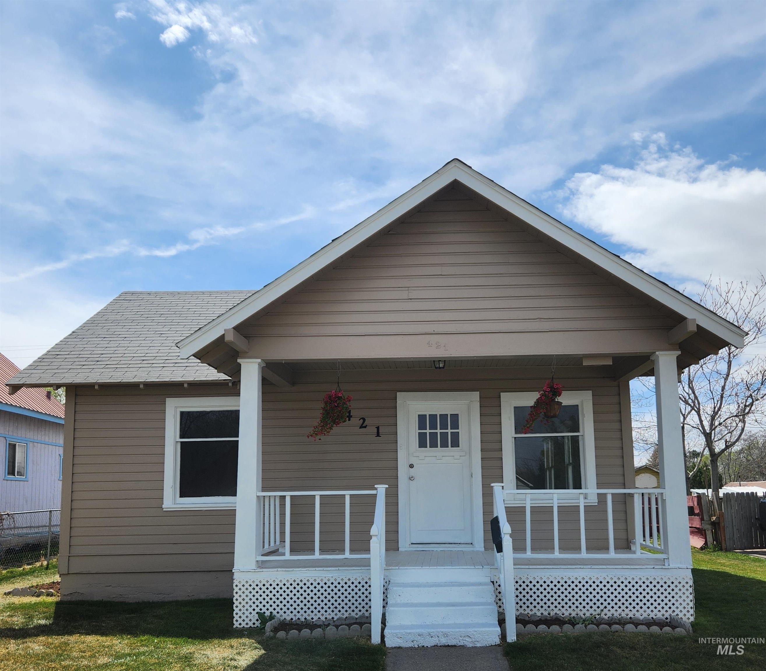 421 7th Ave N, Buhl, Idaho 83316, 3 Bedrooms, 1 Bathroom, Residential For Sale, Price $252,000,MLS 98980018