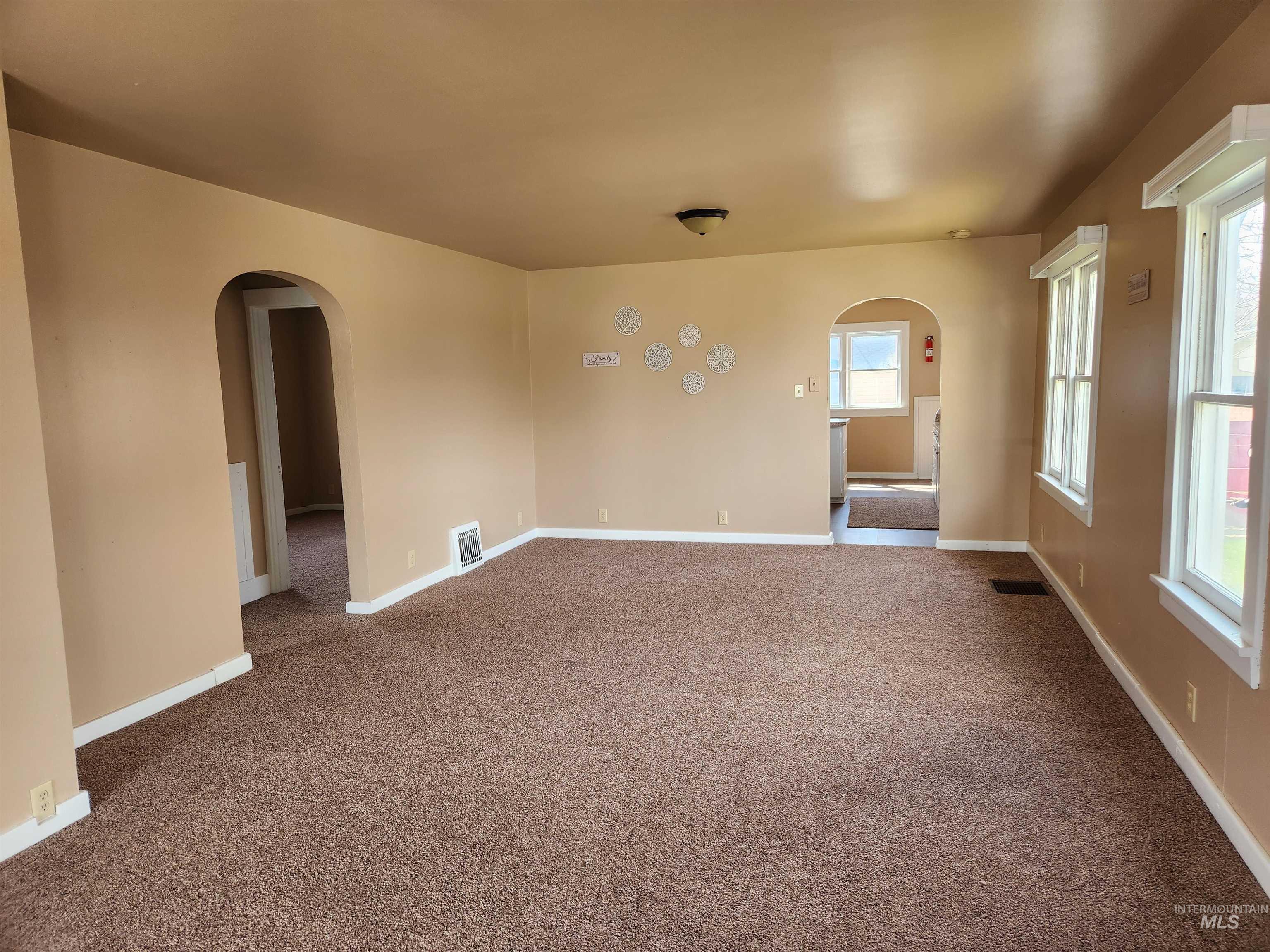 421 7th Ave N, Buhl, Idaho 83316, 3 Bedrooms, 1 Bathroom, Residential For Sale, Price $252,000,MLS 98980018