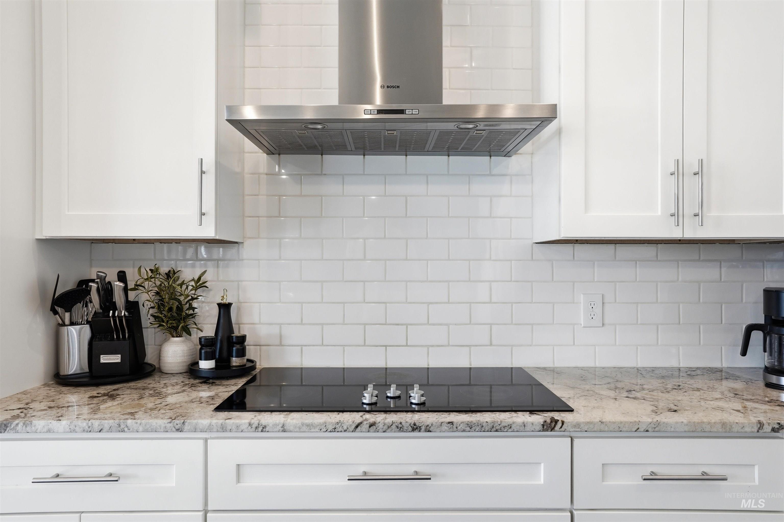 320 W Homedale, Caldwell, Idaho 83607, 5 Bedrooms, 2 Bathrooms, Residential For Sale, Price $975,000,MLS 98980019