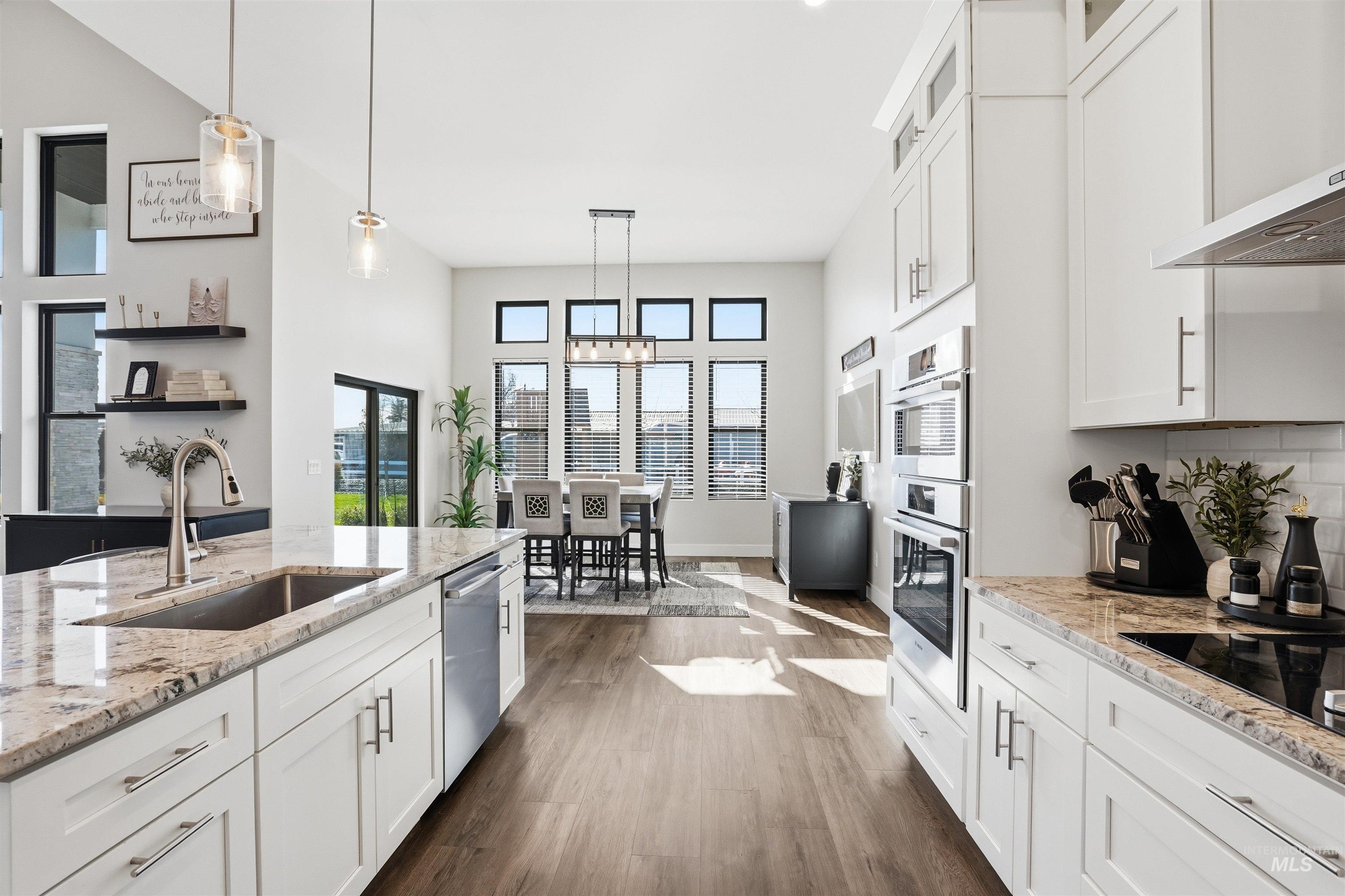 320 W Homedale, Caldwell, Idaho 83607, 5 Bedrooms, 2 Bathrooms, Residential For Sale, Price $975,000,MLS 98980019