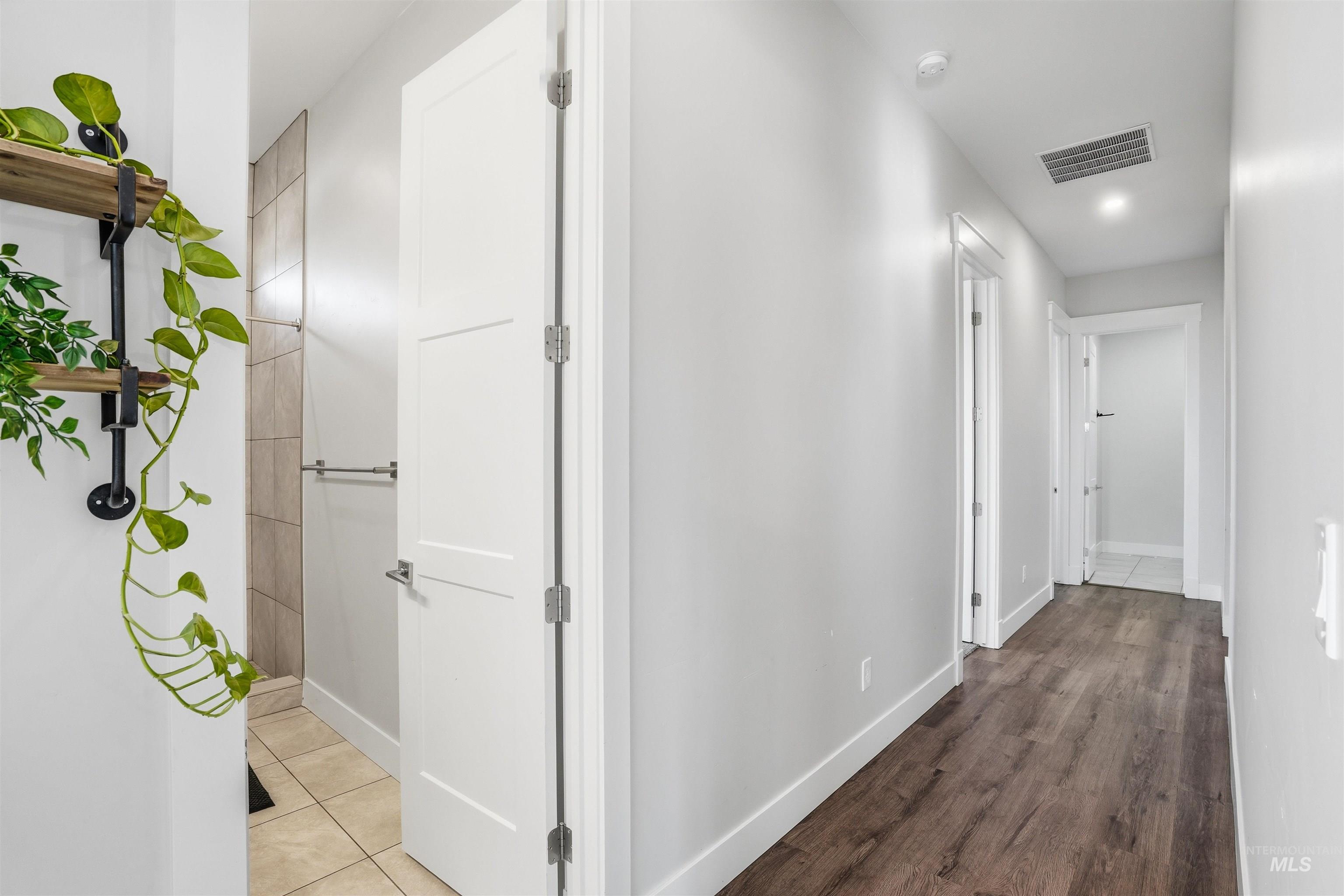 320 W Homedale, Caldwell, Idaho 83607, 5 Bedrooms, 2 Bathrooms, Residential For Sale, Price $975,000,MLS 98980019