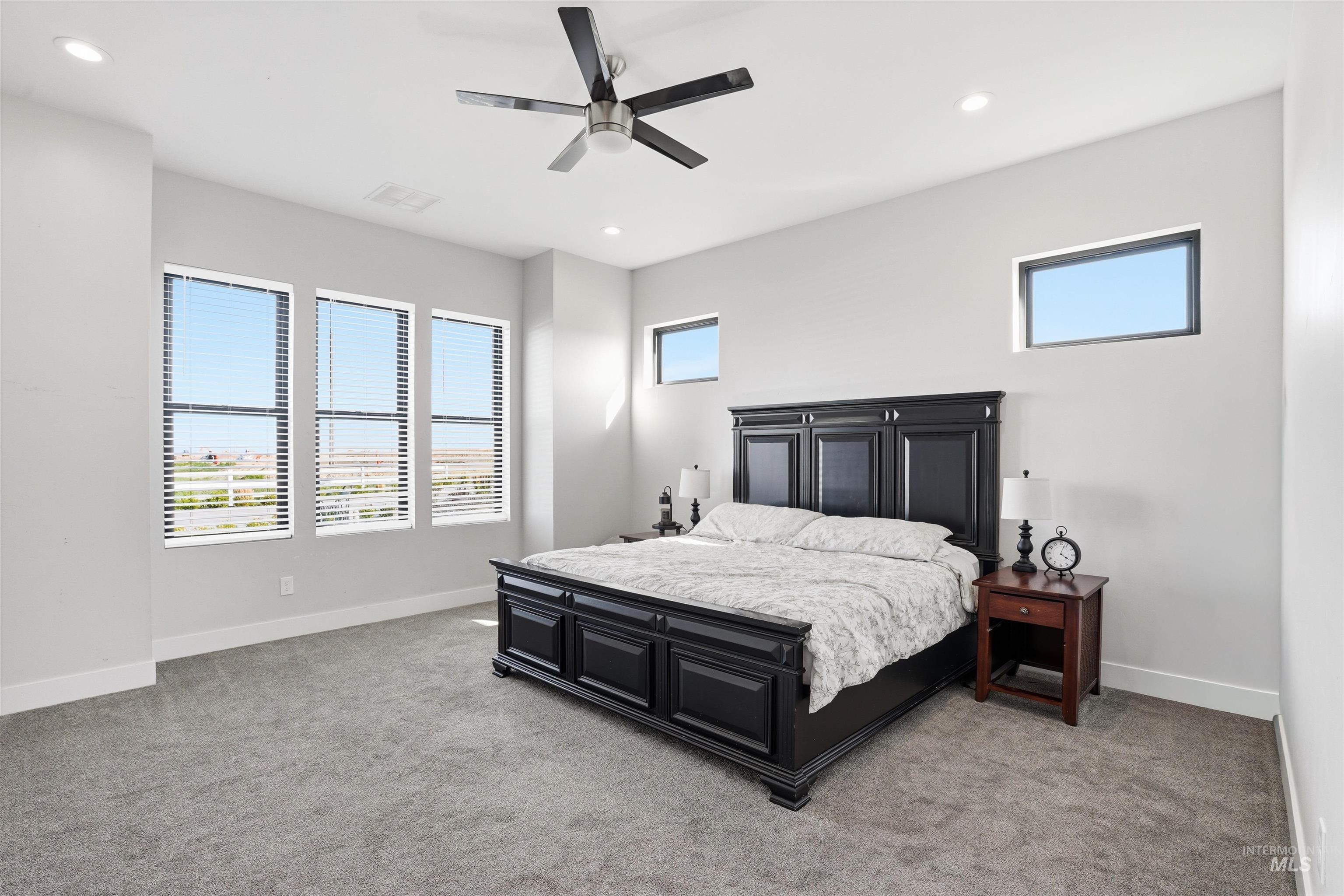 320 W Homedale, Caldwell, Idaho 83607, 5 Bedrooms, 2 Bathrooms, Residential For Sale, Price $975,000,MLS 98980019