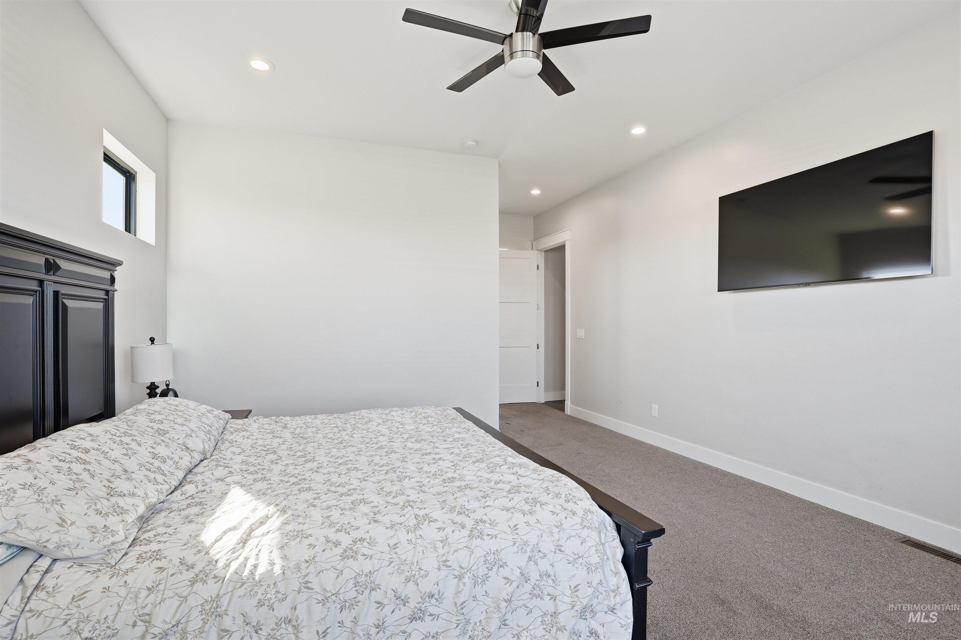 320 W Homedale, Caldwell, Idaho 83607, 5 Bedrooms, 2 Bathrooms, Residential For Sale, Price $975,000,MLS 98980019