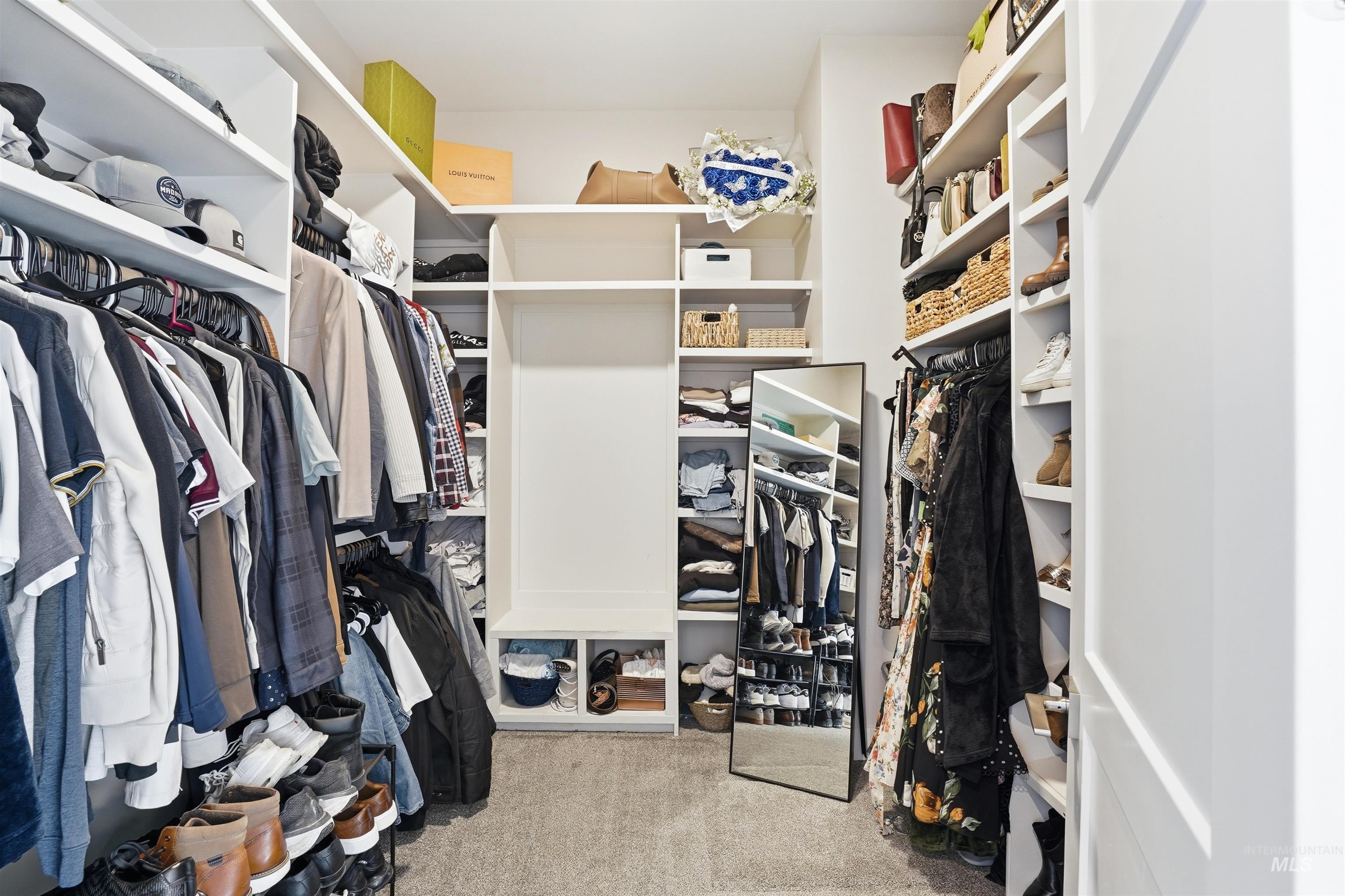 320 W Homedale, Caldwell, Idaho 83607, 5 Bedrooms, 2 Bathrooms, Residential For Sale, Price $975,000,MLS 98980019