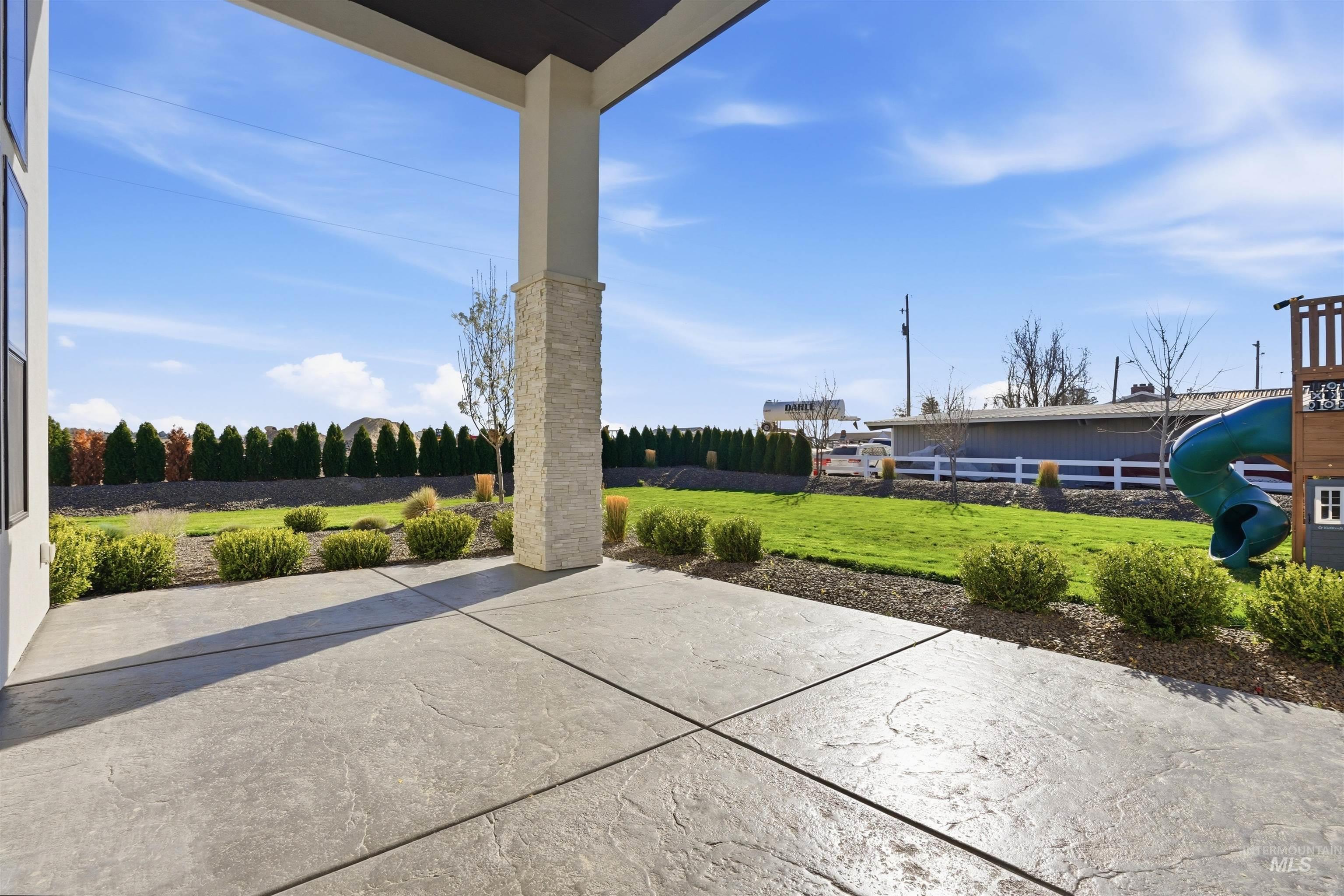 320 W Homedale, Caldwell, Idaho 83607, 5 Bedrooms, 2 Bathrooms, Residential For Sale, Price $975,000,MLS 98980019