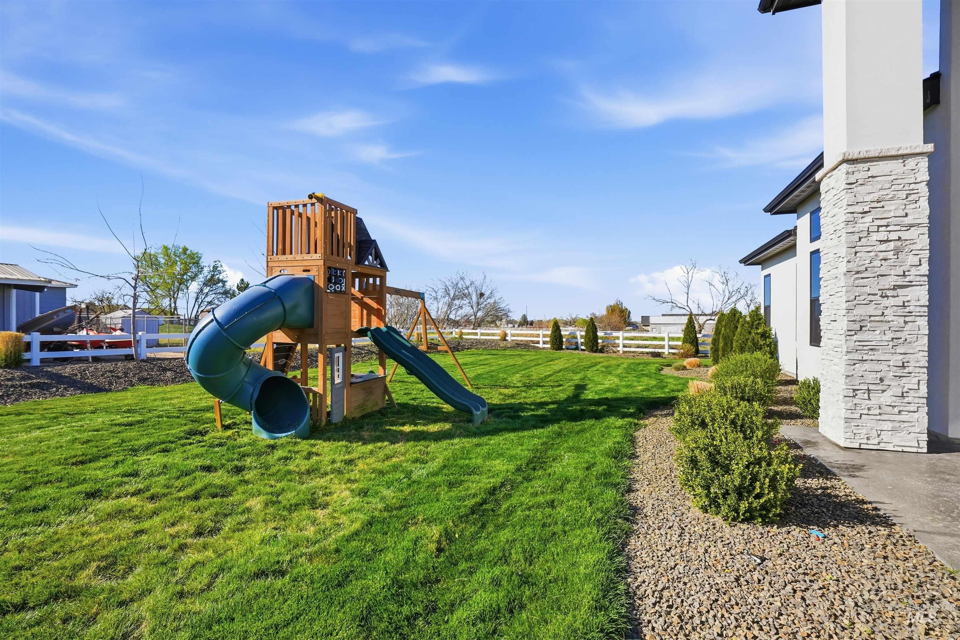 320 W Homedale, Caldwell, Idaho 83607, 5 Bedrooms, 2 Bathrooms, Residential For Sale, Price $975,000,MLS 98980019