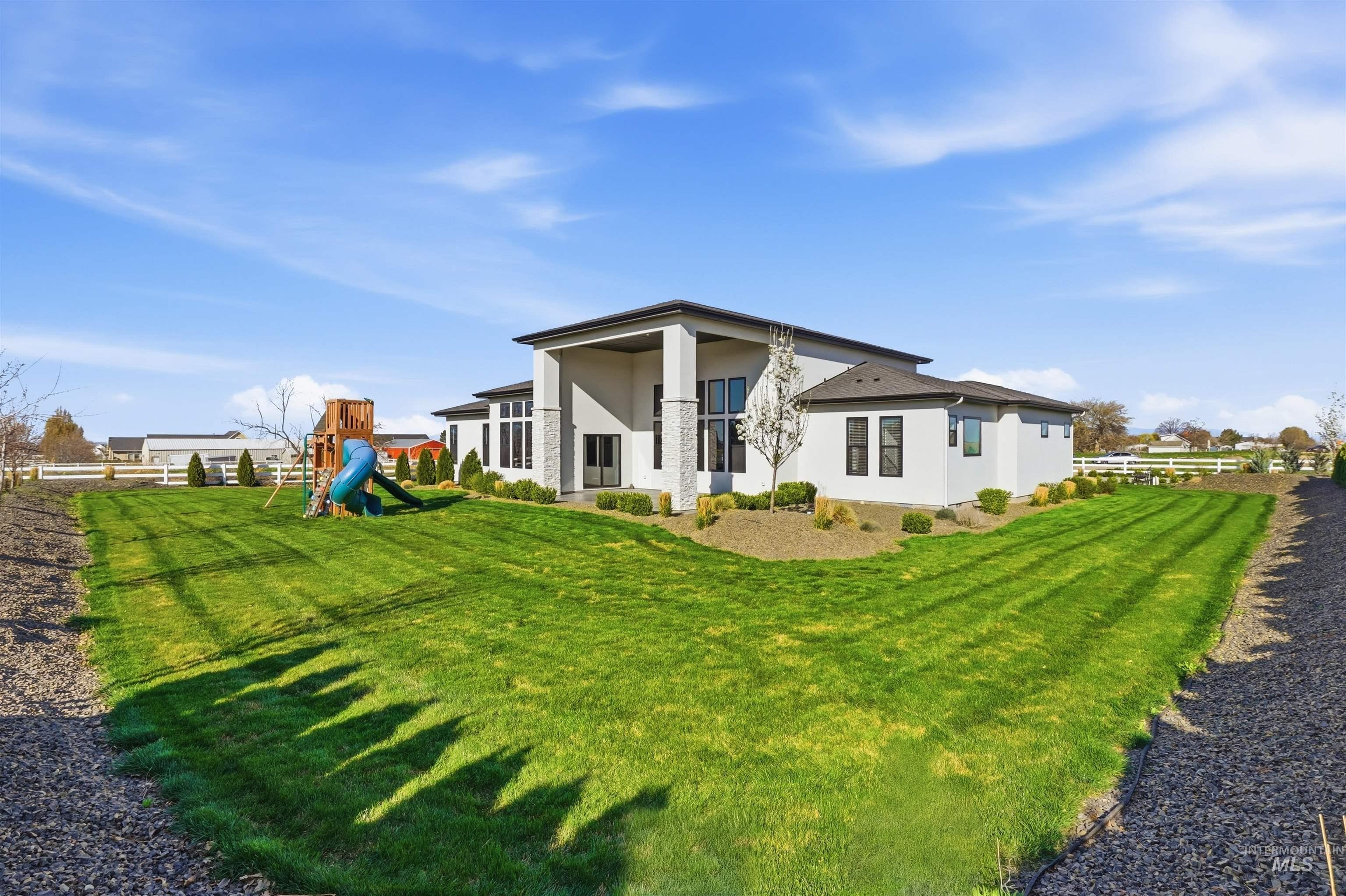 320 W Homedale, Caldwell, Idaho 83607, 5 Bedrooms, 2 Bathrooms, Residential For Sale, Price $975,000,MLS 98980019