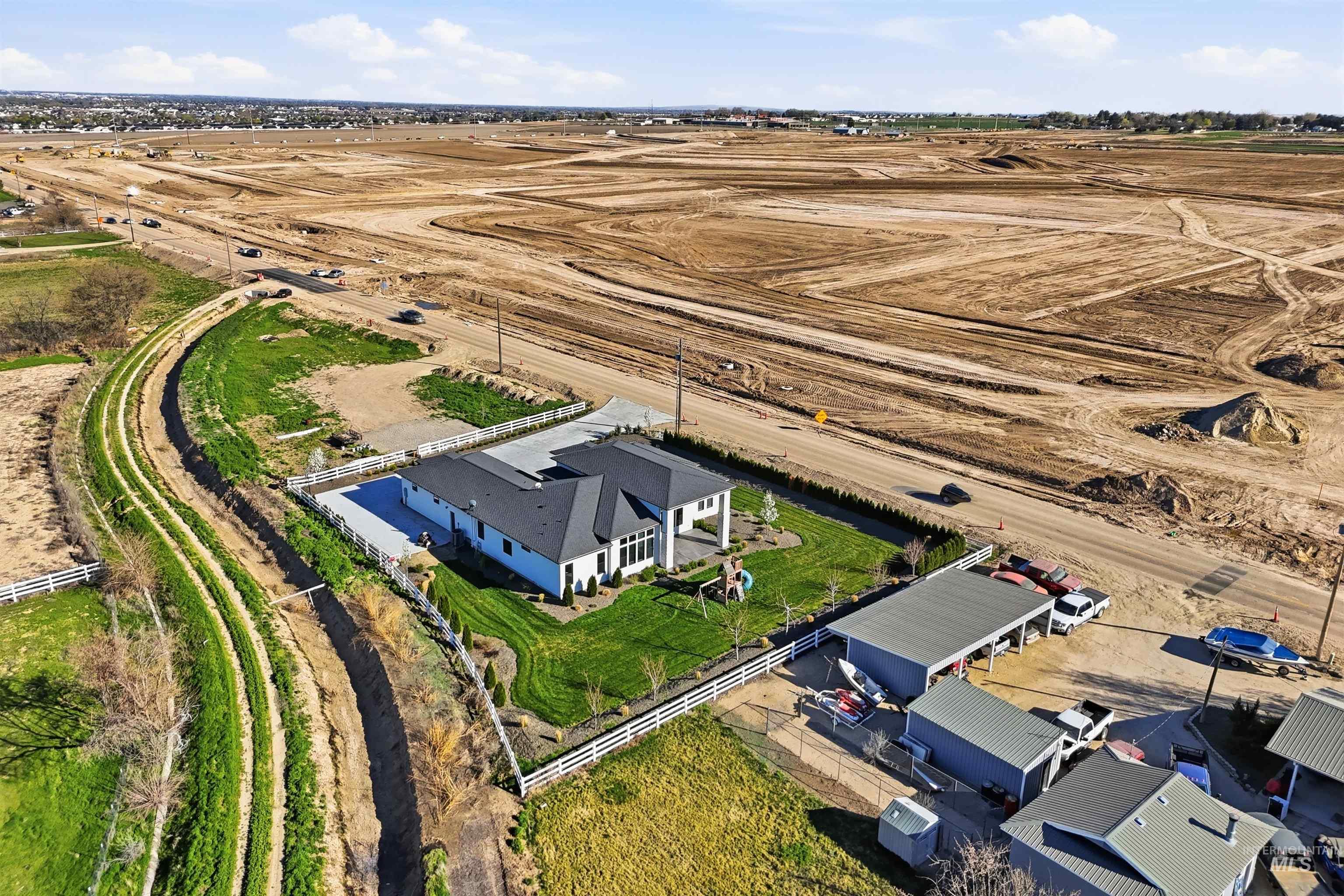 320 W Homedale, Caldwell, Idaho 83607, 5 Bedrooms, 2 Bathrooms, Residential For Sale, Price $975,000,MLS 98980019