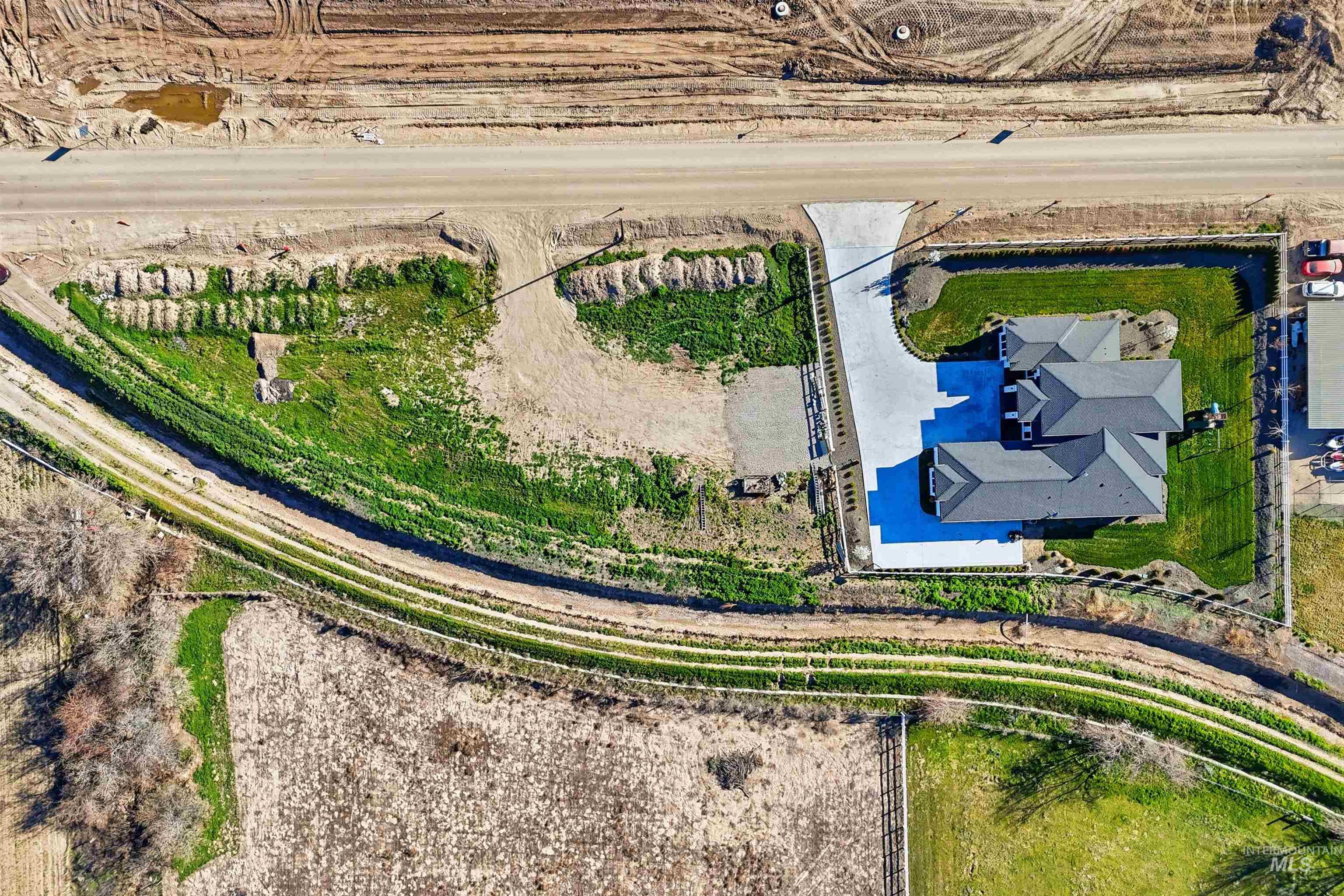 320 W Homedale, Caldwell, Idaho 83607, 5 Bedrooms, 2 Bathrooms, Residential For Sale, Price $975,000,MLS 98980019