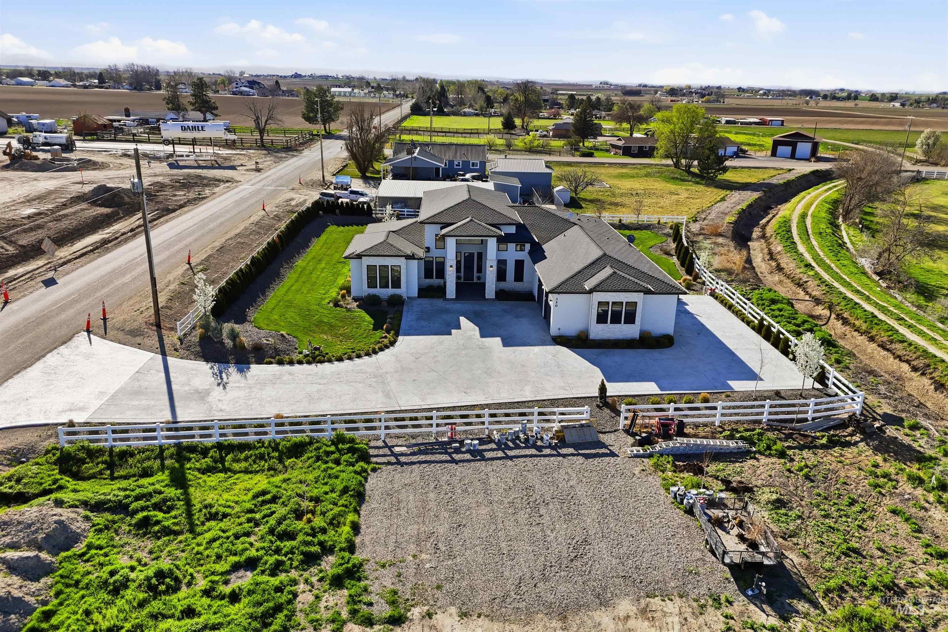 320 W Homedale, Caldwell, Idaho 83607, 5 Bedrooms, 2 Bathrooms, Residential For Sale, Price $975,000,MLS 98980019