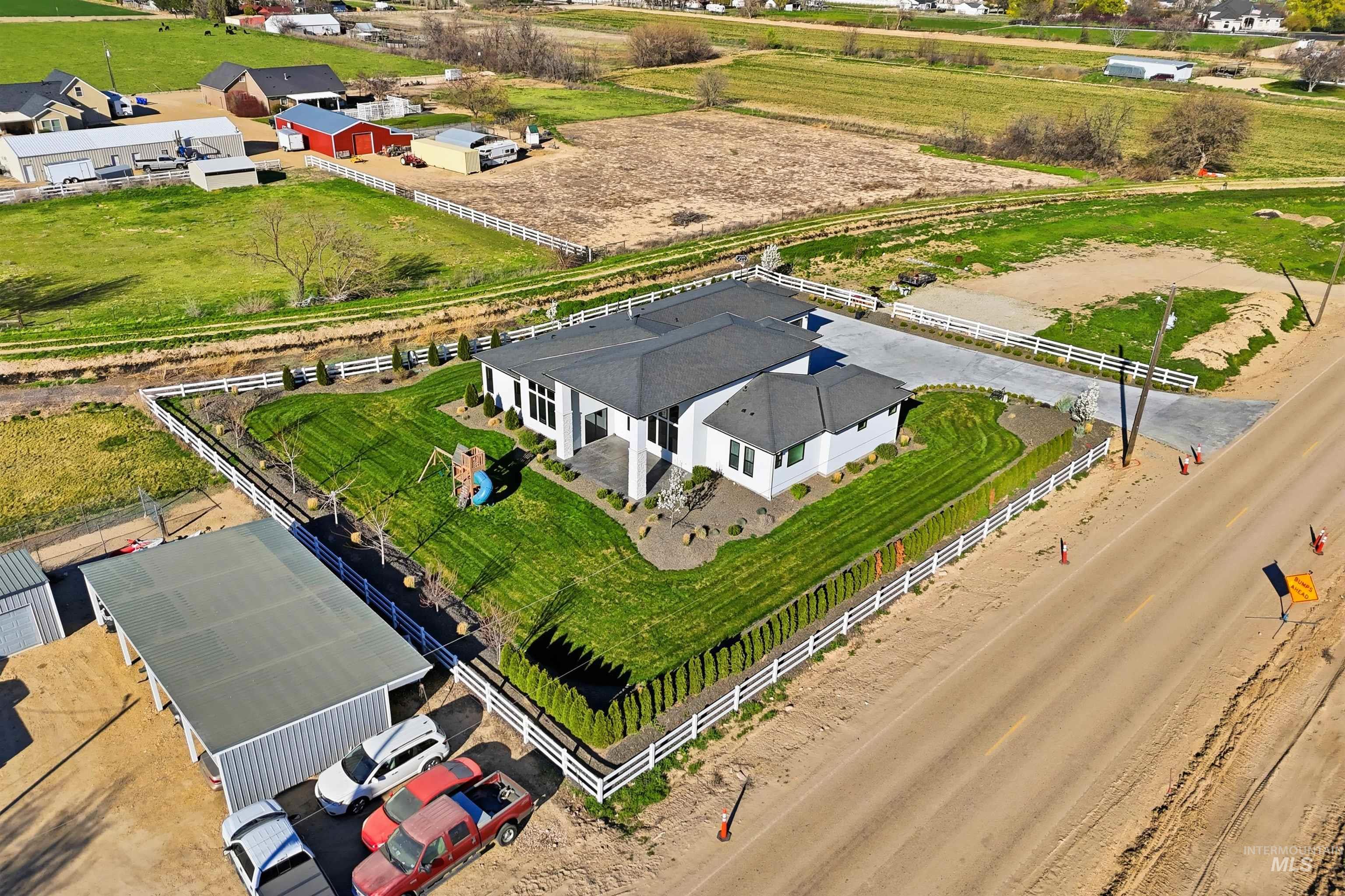 320 W Homedale, Caldwell, Idaho 83607, 5 Bedrooms, 2 Bathrooms, Residential For Sale, Price $975,000,MLS 98980019