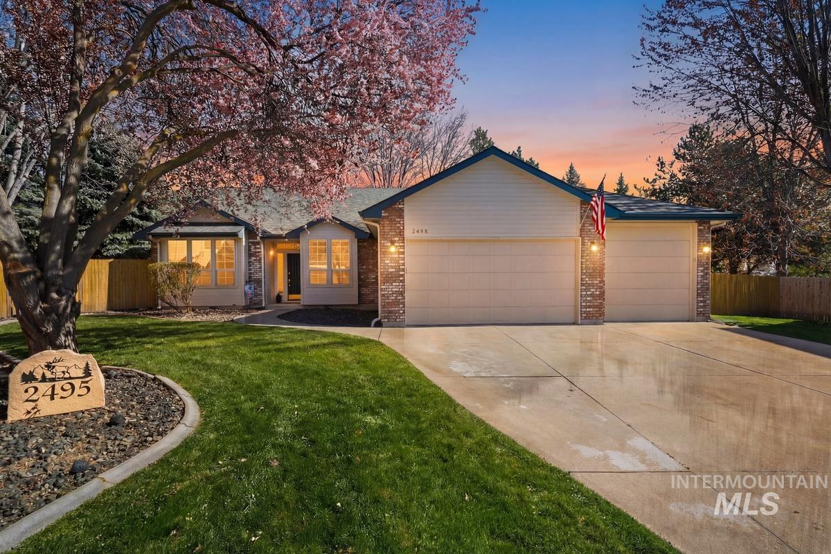 2495 E Ashbrook Ct, Eagle, Idaho 83616, 3 Bedrooms, 2 Bathrooms, Residential For Sale, Price $599,900,MLS 98980020