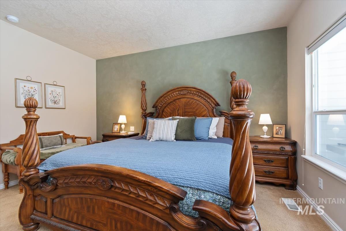 2495 E Ashbrook Ct, Eagle, Idaho 83616, 3 Bedrooms, 2 Bathrooms, Residential For Sale, Price $599,900,MLS 98980020