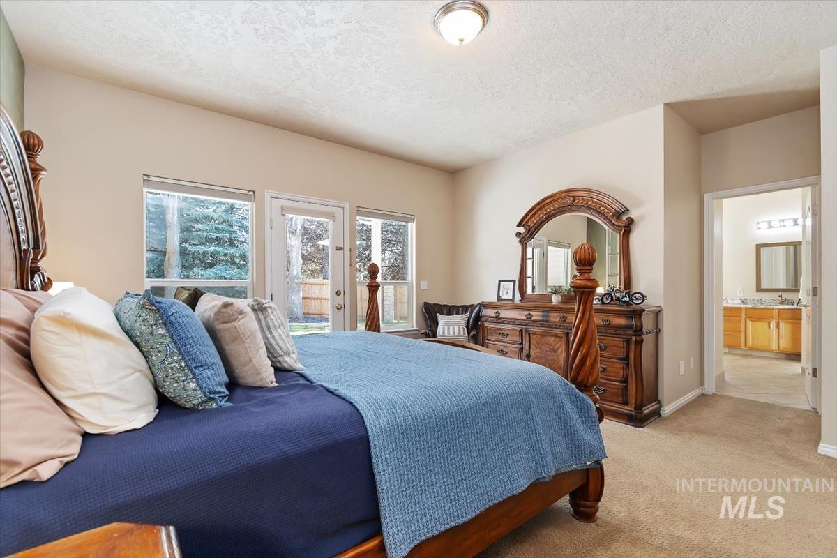 2495 E Ashbrook Ct, Eagle, Idaho 83616, 3 Bedrooms, 2 Bathrooms, Residential For Sale, Price $599,900,MLS 98980020