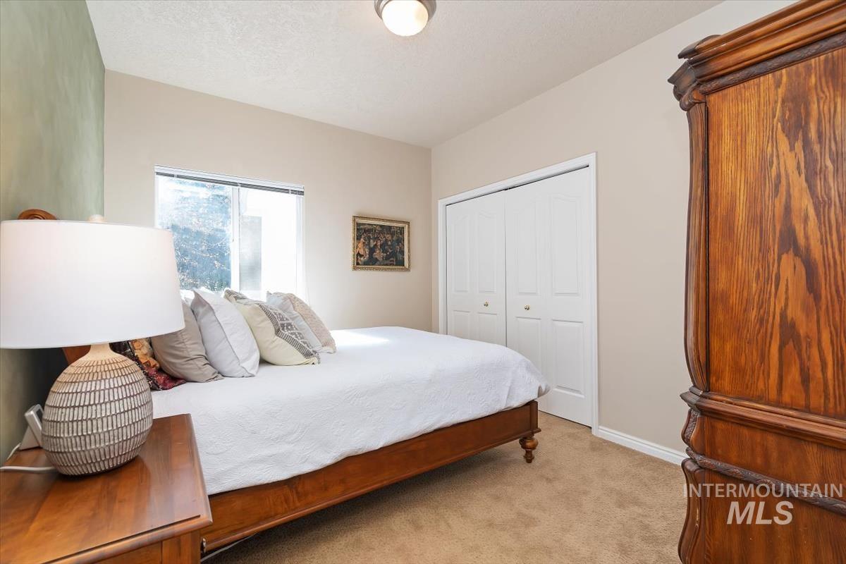 2495 E Ashbrook Ct, Eagle, Idaho 83616, 3 Bedrooms, 2 Bathrooms, Residential For Sale, Price $599,900,MLS 98980020