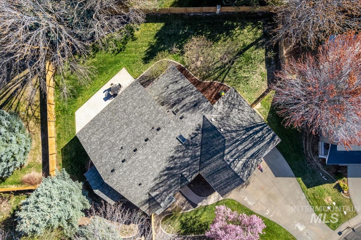 2495 E Ashbrook Ct, Eagle, Idaho 83616, 3 Bedrooms, 2 Bathrooms, Residential For Sale, Price $599,900,MLS 98980020