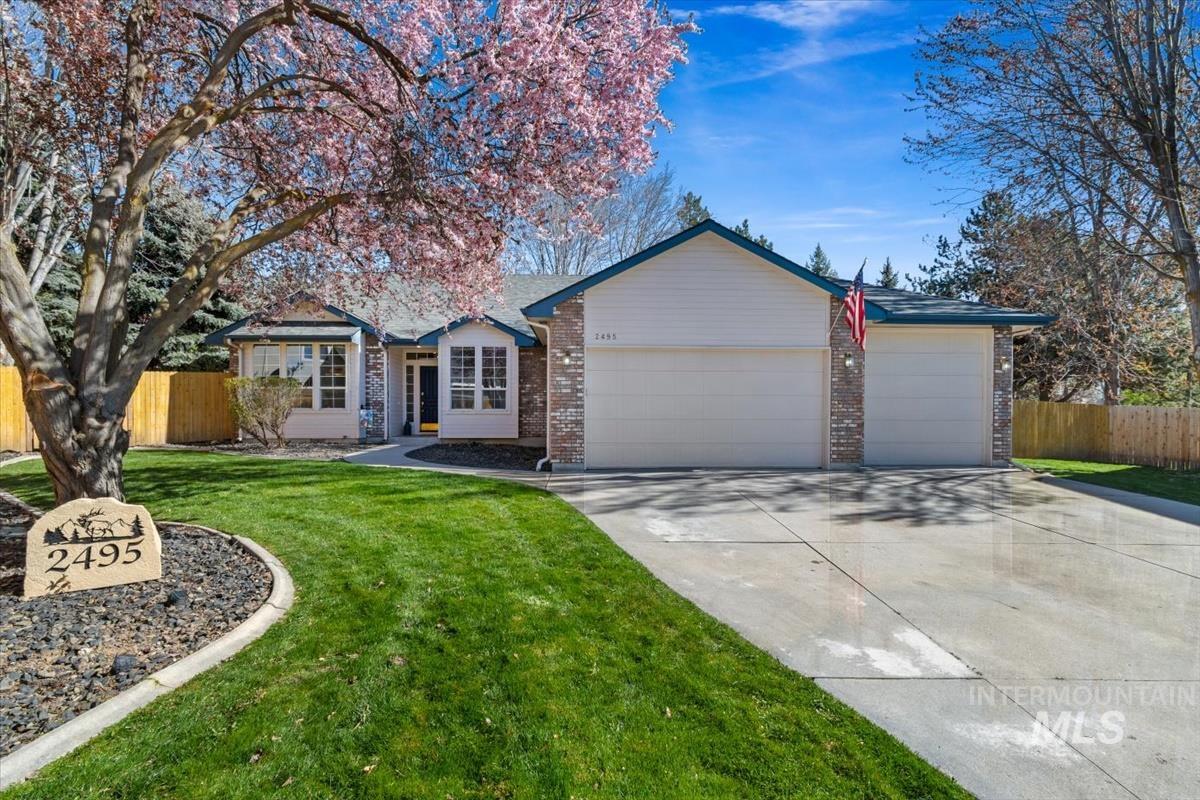 2495 E Ashbrook Ct, Eagle, Idaho 83616, 3 Bedrooms, 2 Bathrooms, Residential For Sale, Price $599,900,MLS 98980020