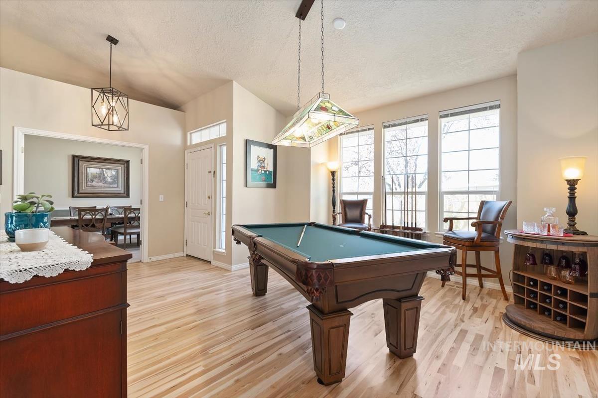 2495 E Ashbrook Ct, Eagle, Idaho 83616, 3 Bedrooms, 2 Bathrooms, Residential For Sale, Price $599,900,MLS 98980020