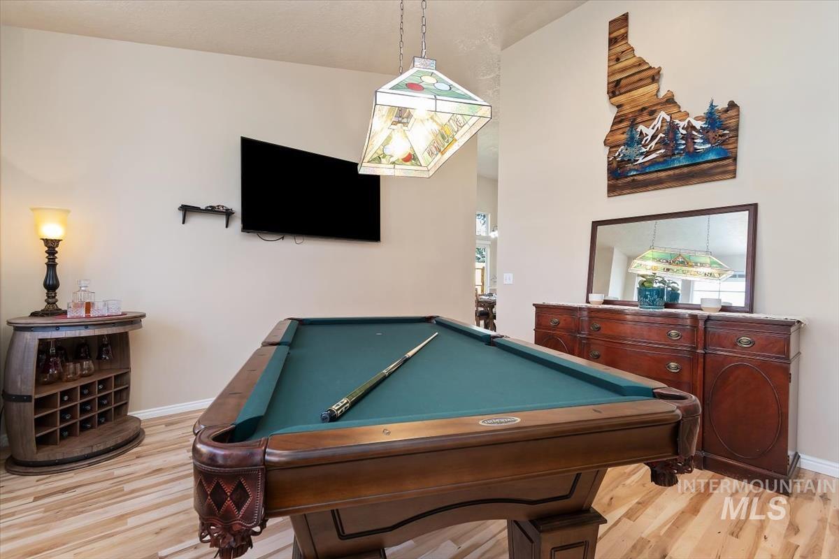 2495 E Ashbrook Ct, Eagle, Idaho 83616, 3 Bedrooms, 2 Bathrooms, Residential For Sale, Price $599,900,MLS 98980020