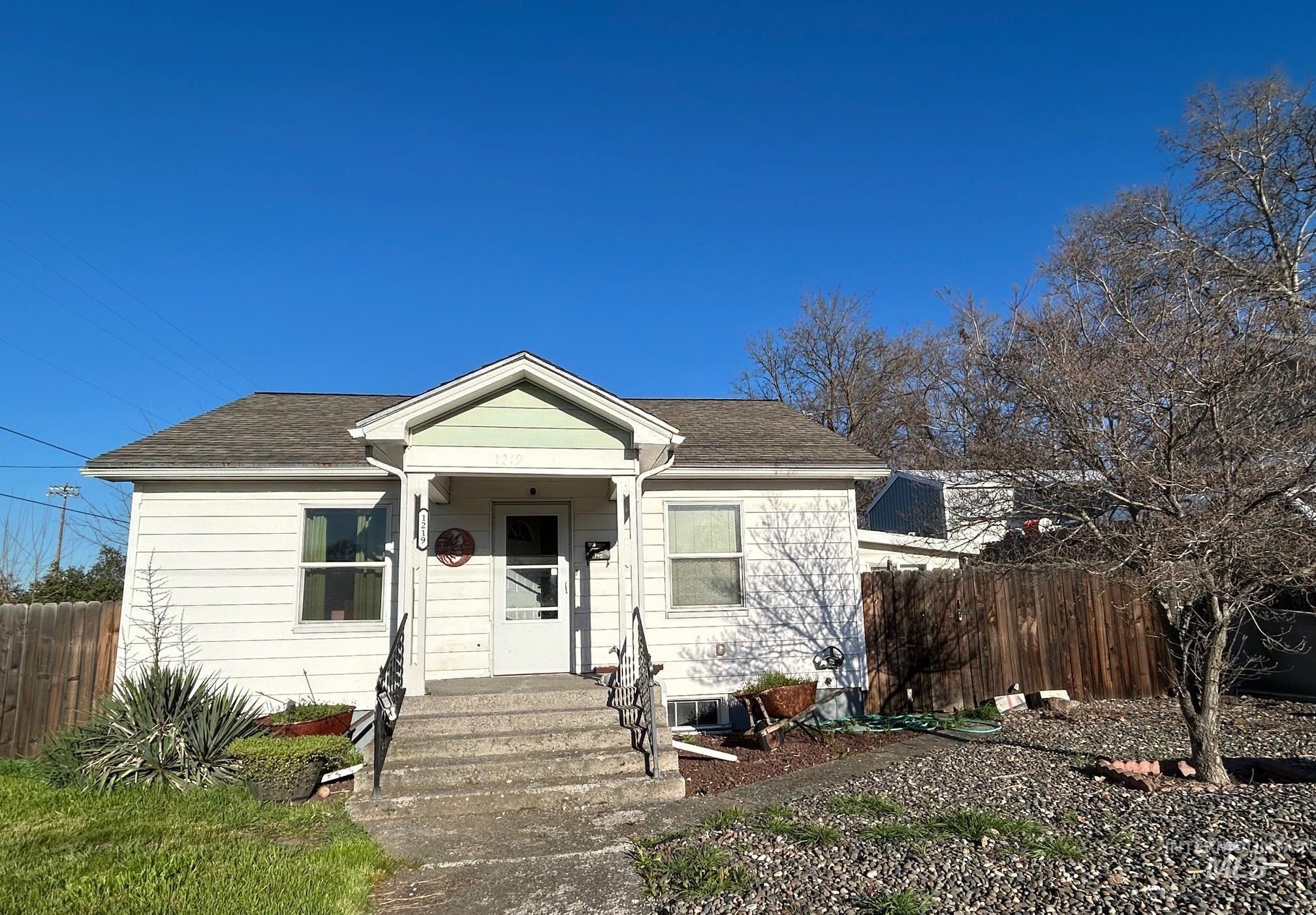 1219 14th St, Lewiston, Idaho 83501, 2 Bedrooms, 1 Bathroom, Residential For Sale, Price $255,000,MLS 98980022