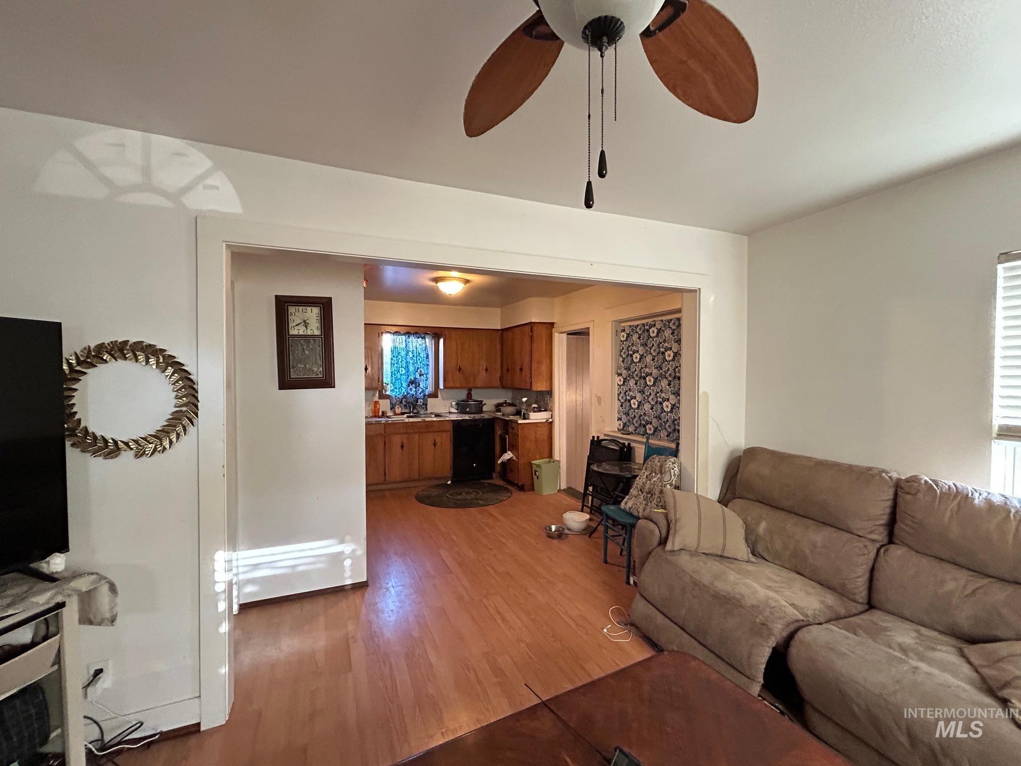 1219 14th St, Lewiston, Idaho 83501, 2 Bedrooms, 1 Bathroom, Residential For Sale, Price $255,000,MLS 98980022