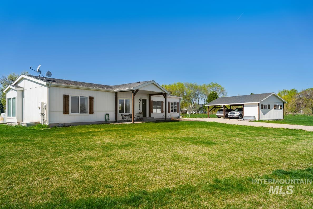 19979 Top Rd, Greenleaf, Idaho 83626-8951, 3 Bedrooms, 2 Bathrooms, Residential For Sale, Price $675,000, 98980023