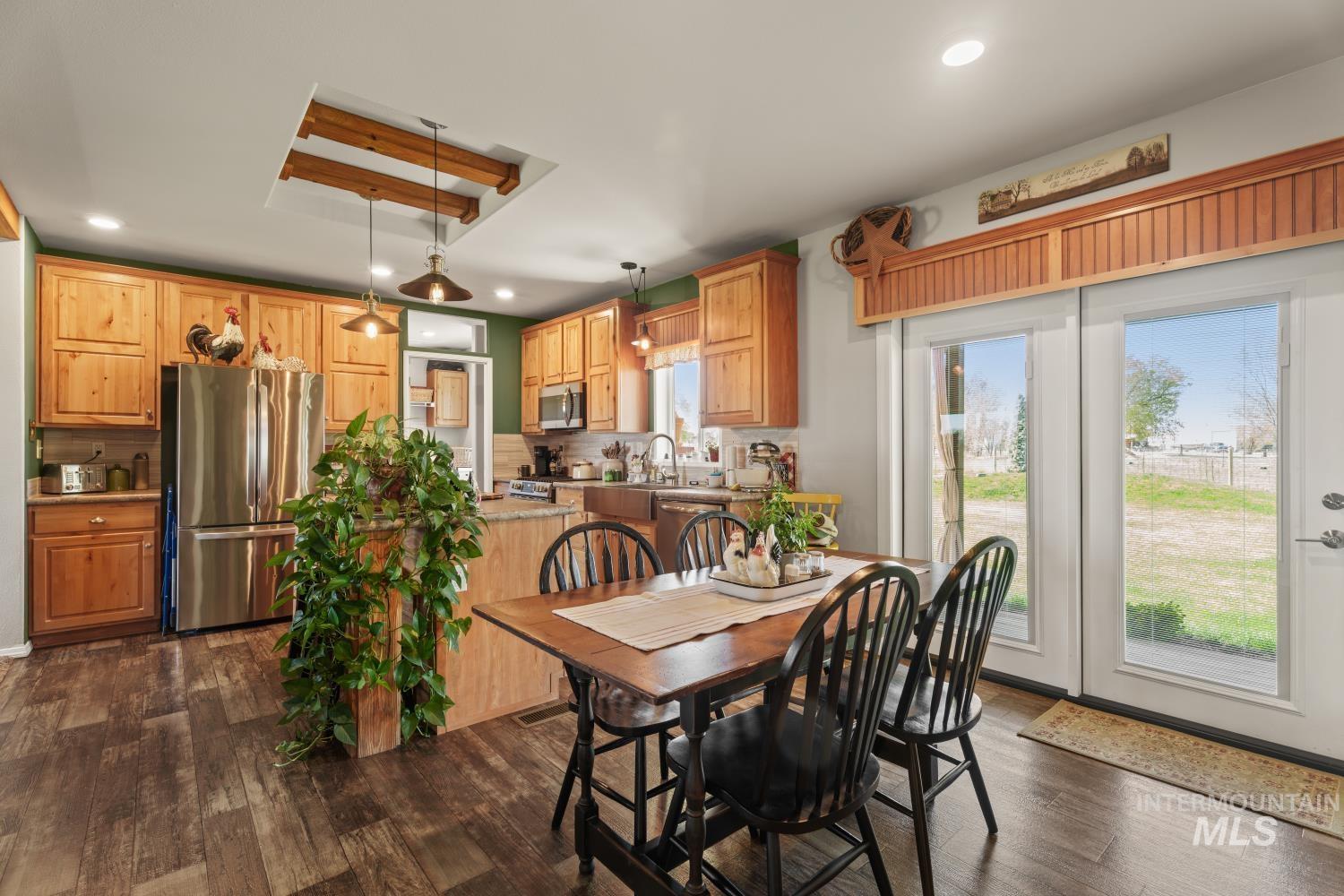 19979 Top Rd, Greenleaf, Idaho 83626-8951, 3 Bedrooms, 2 Bathrooms, Residential For Sale, Price $675,000, 98980023