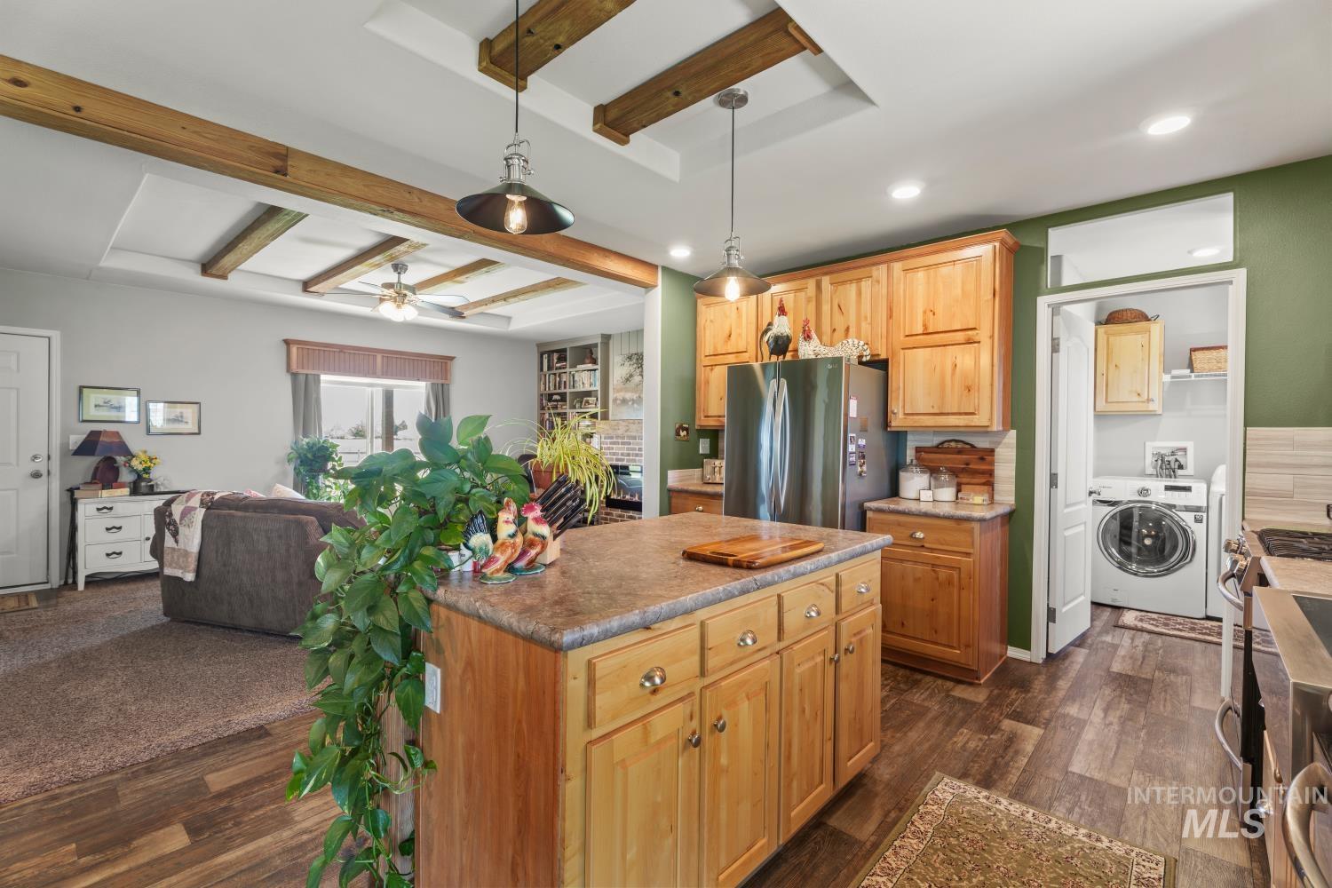 19979 Top Rd, Greenleaf, Idaho 83626-8951, 3 Bedrooms, 2 Bathrooms, Residential For Sale, Price $675,000, 98980023