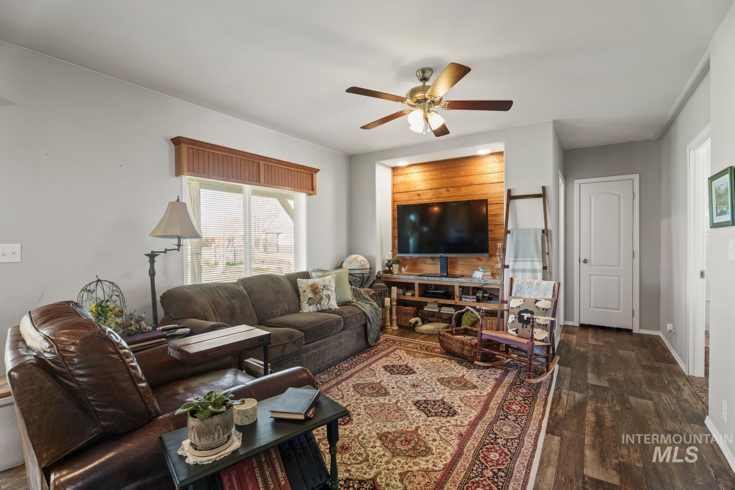 19979 Top Rd, Greenleaf, Idaho 83626-8951, 3 Bedrooms, 2 Bathrooms, Residential For Sale, Price $675,000, 98980023