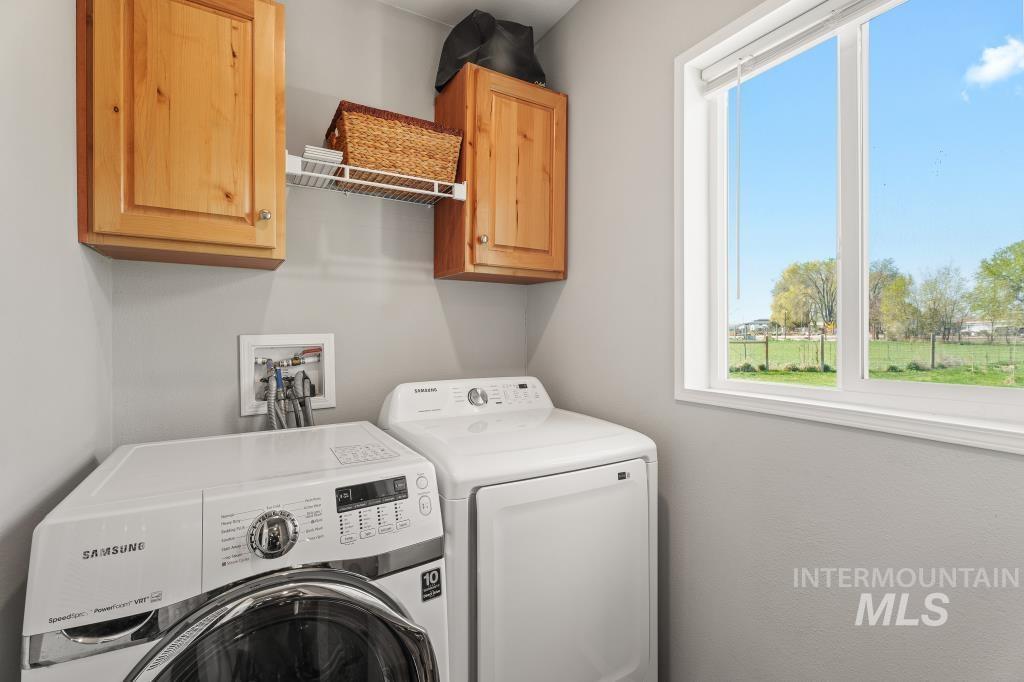 19979 Top Rd, Greenleaf, Idaho 83626-8951, 3 Bedrooms, 2 Bathrooms, Residential For Sale, Price $675,000, 98980023