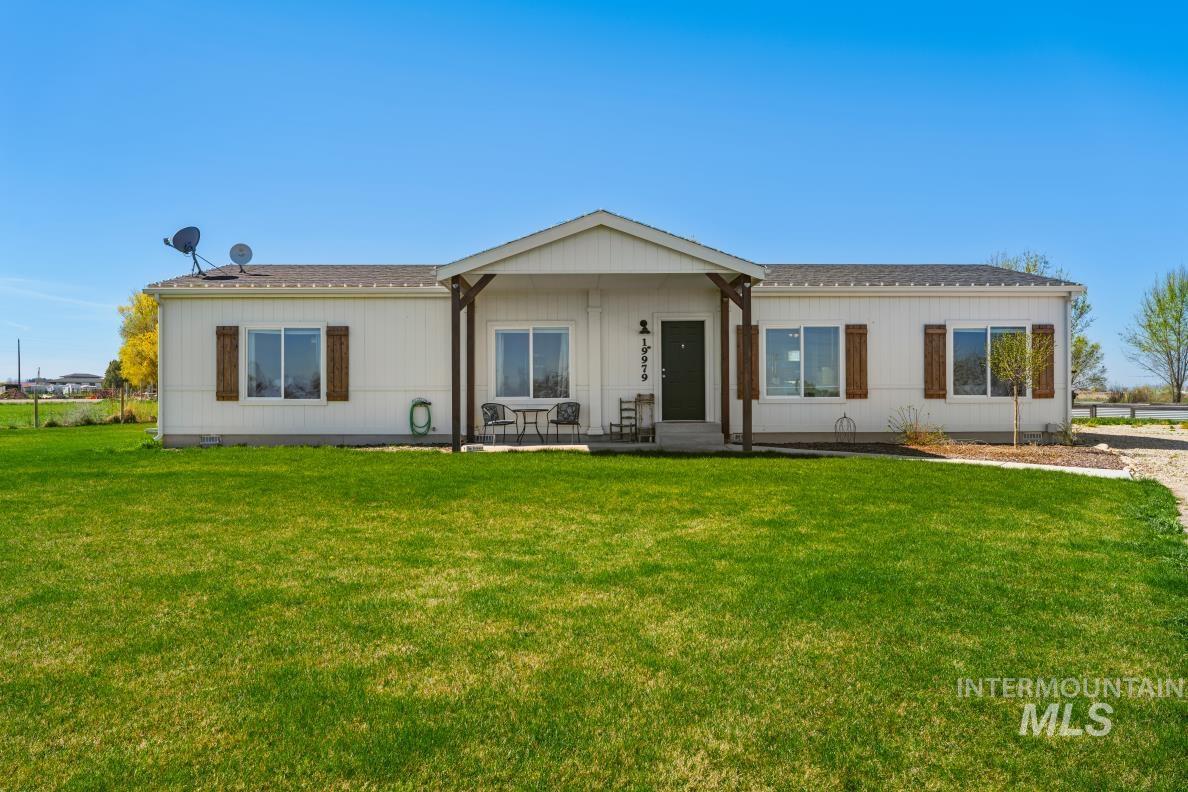 19979 Top Rd, Greenleaf, Idaho 83626-8951, 3 Bedrooms, 2 Bathrooms, Residential For Sale, Price $675,000, 98980023