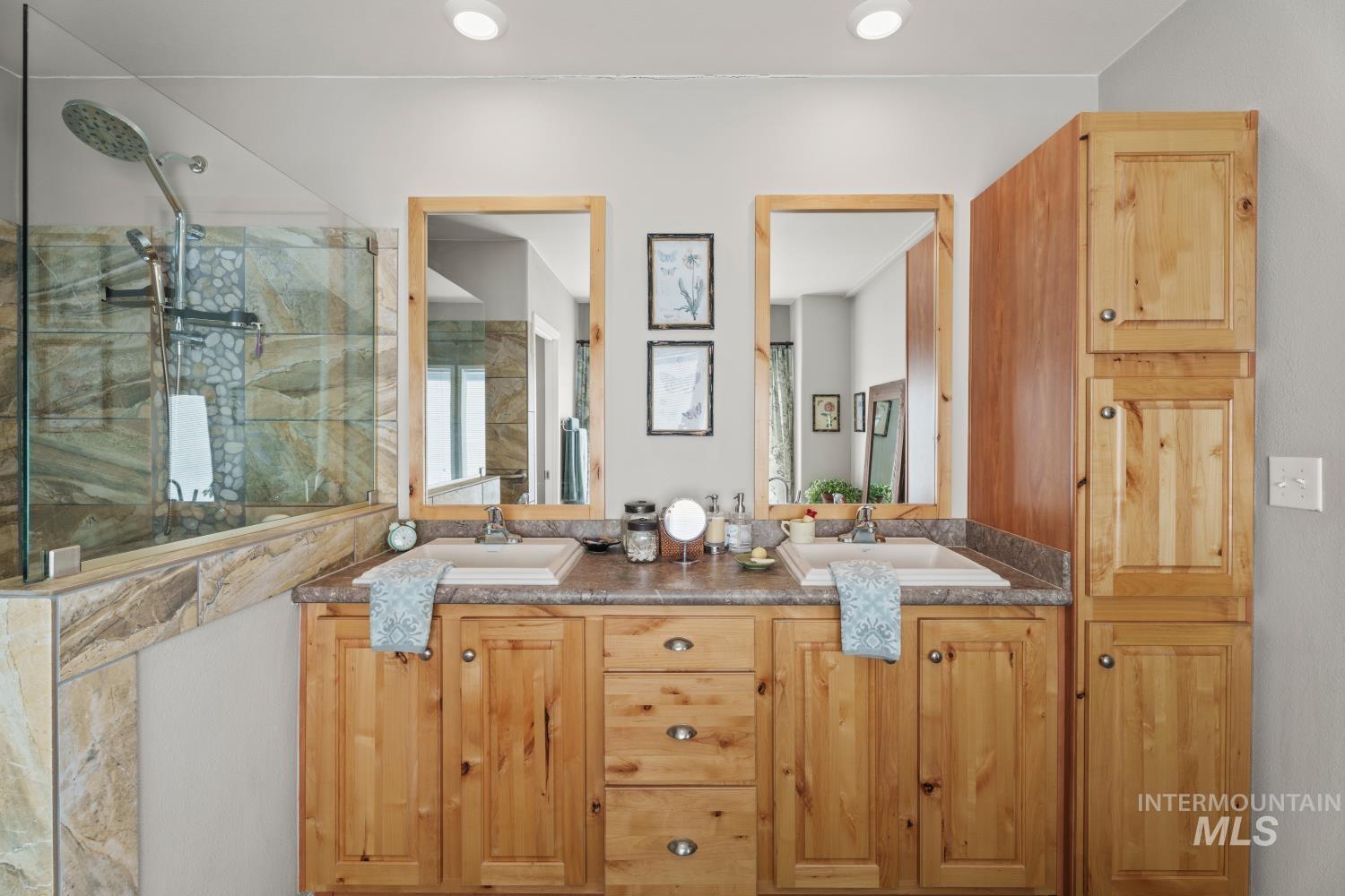 19979 Top Rd, Greenleaf, Idaho 83626-8951, 3 Bedrooms, 2 Bathrooms, Residential For Sale, Price $675,000, 98980023