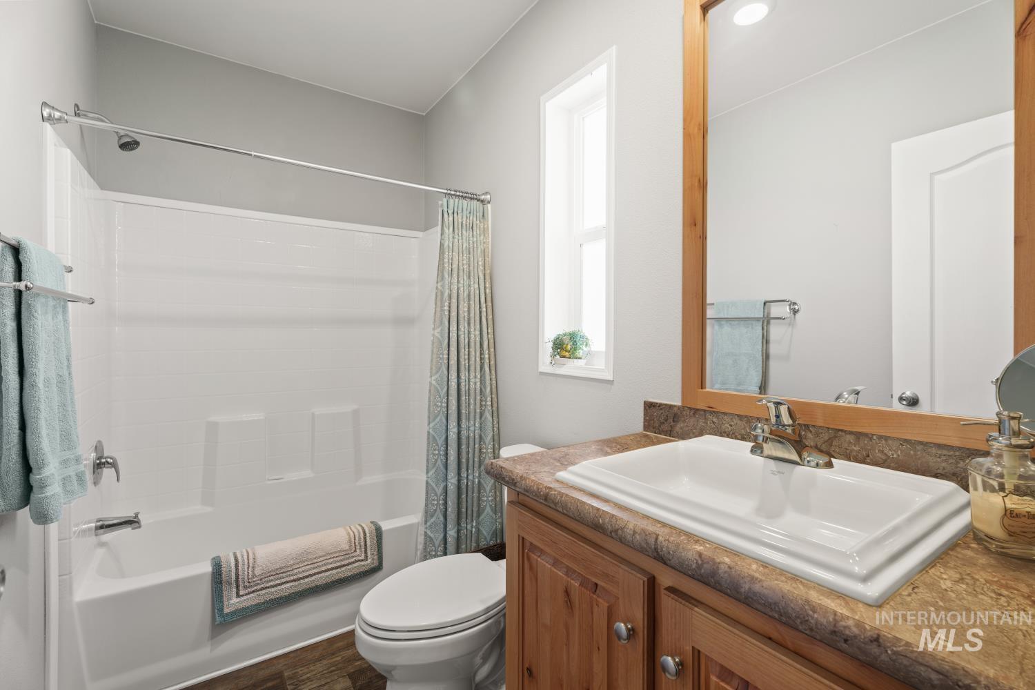 19979 Top Rd, Greenleaf, Idaho 83626-8951, 3 Bedrooms, 2 Bathrooms, Residential For Sale, Price $675,000, 98980023