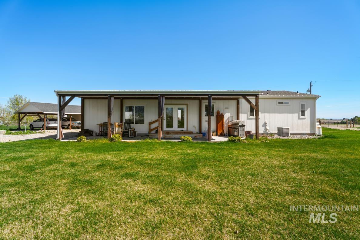 19979 Top Rd, Greenleaf, Idaho 83626-8951, 3 Bedrooms, 2 Bathrooms, Residential For Sale, Price $675,000, 98980023