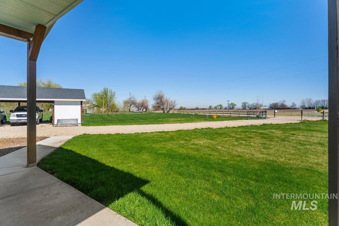 19979 Top Rd, Greenleaf, Idaho 83626-8951, 3 Bedrooms, 2 Bathrooms, Residential For Sale, Price $675,000, 98980023