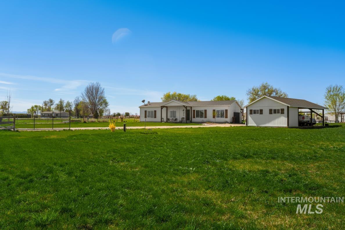 19979 Top Rd, Greenleaf, Idaho 83626-8951, 3 Bedrooms, 2 Bathrooms, Residential For Sale, Price $675,000, 98980023