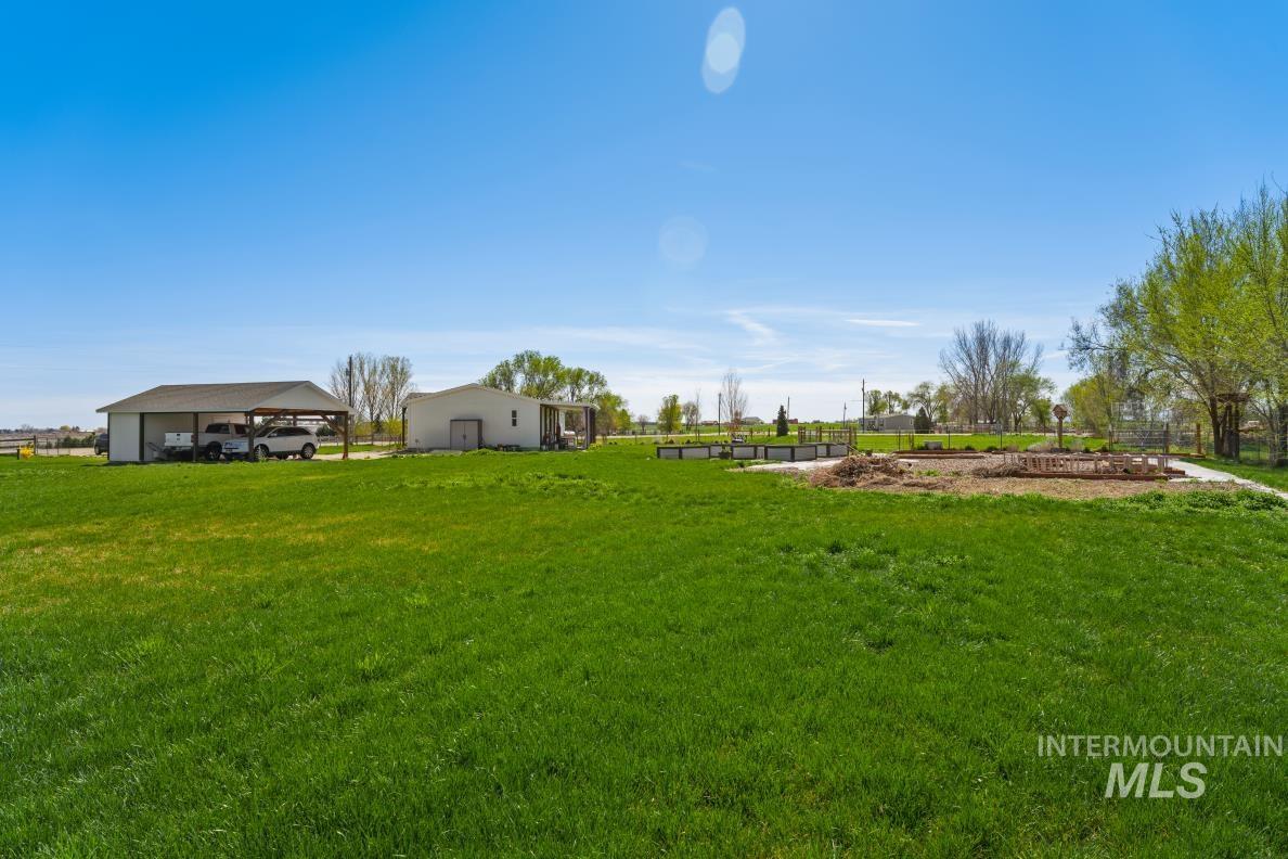 19979 Top Rd, Greenleaf, Idaho 83626-8951, 3 Bedrooms, 2 Bathrooms, Residential For Sale, Price $675,000, 98980023