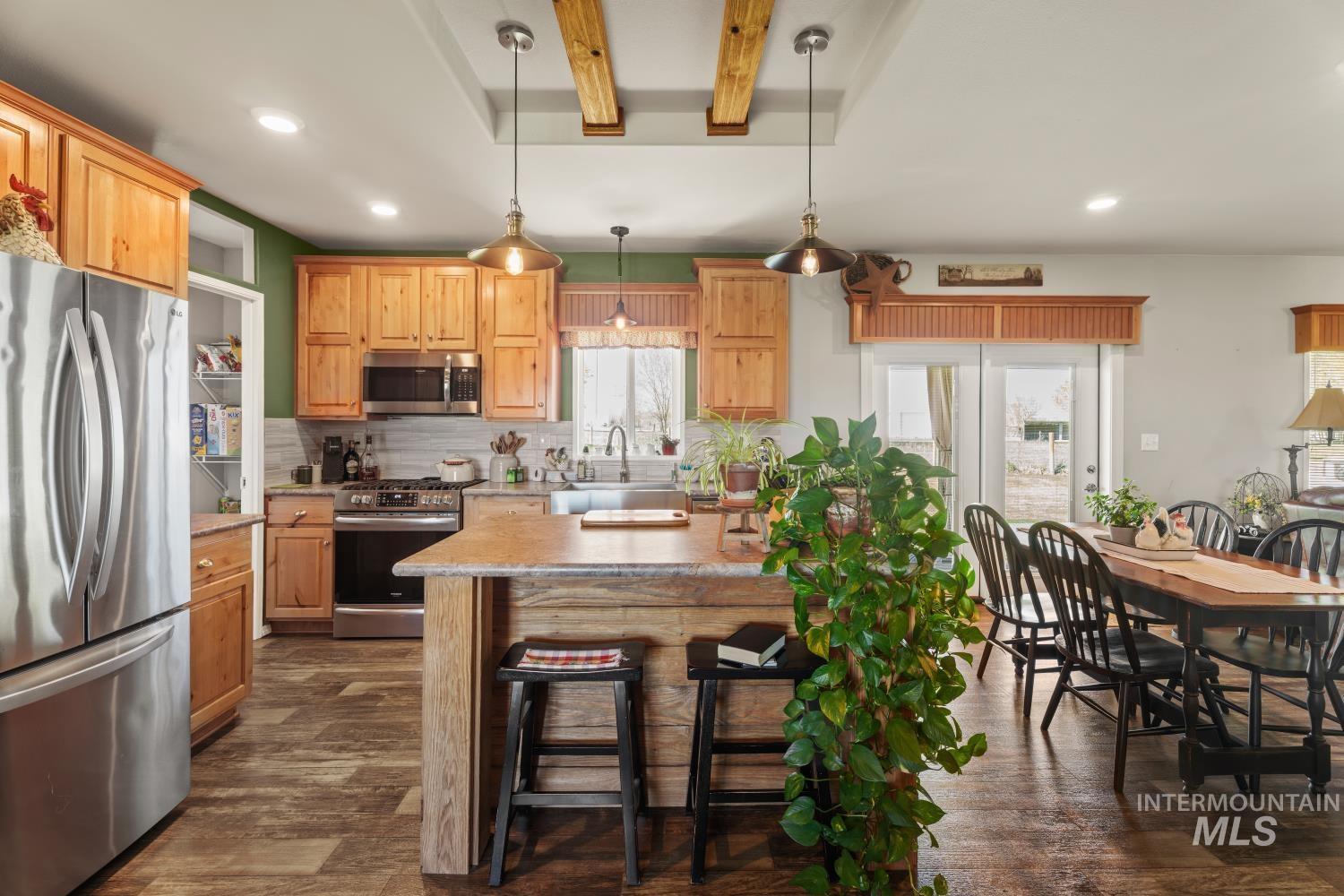 19979 Top Rd, Greenleaf, Idaho 83626-8951, 3 Bedrooms, 2 Bathrooms, Residential For Sale, Price $675,000, 98980023