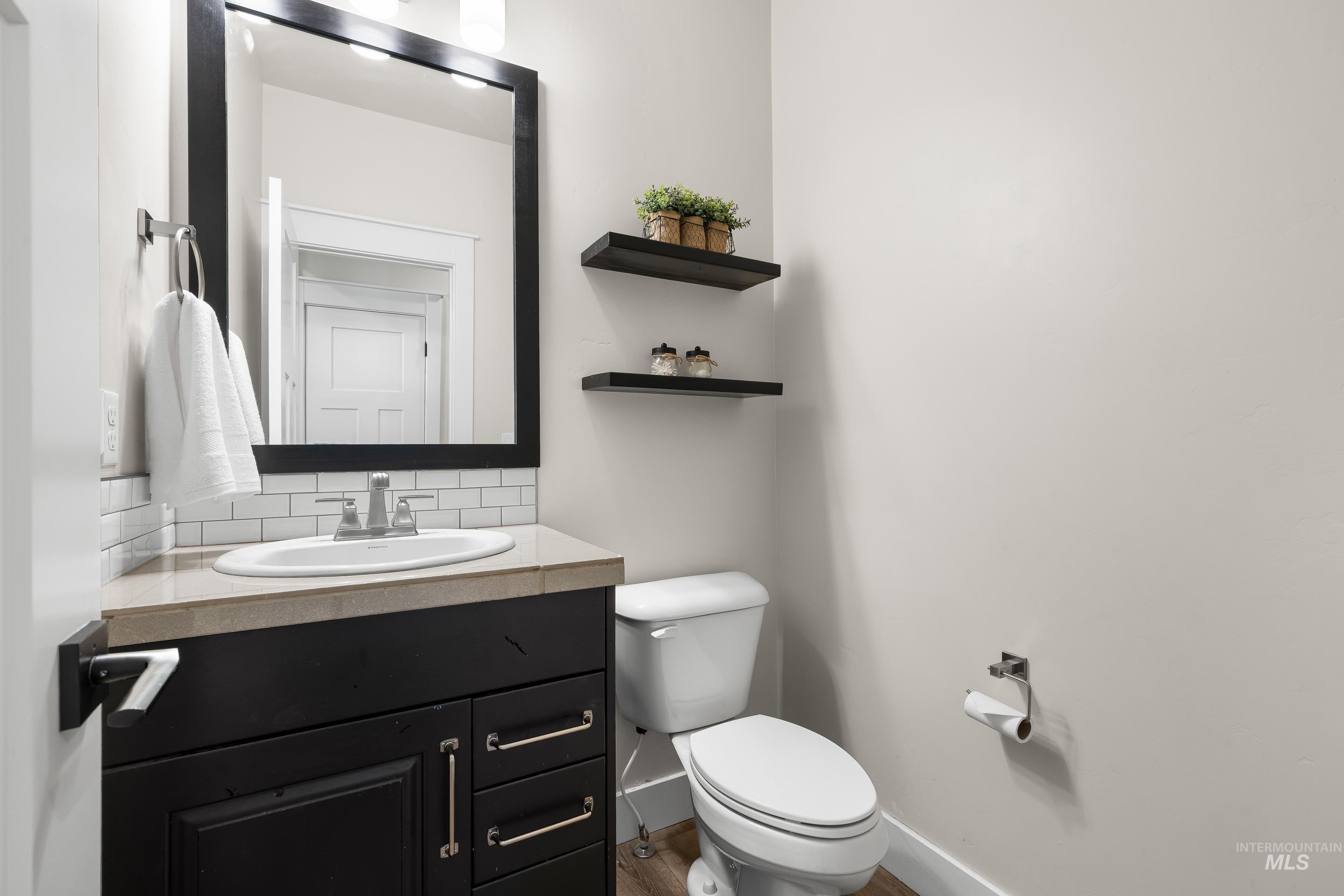 1765 N Highbury Way, Eagle, Idaho 83616, 5 Bedrooms, 2.5 Bathrooms, Residential For Sale, Price $1,100,000,MLS 98980030