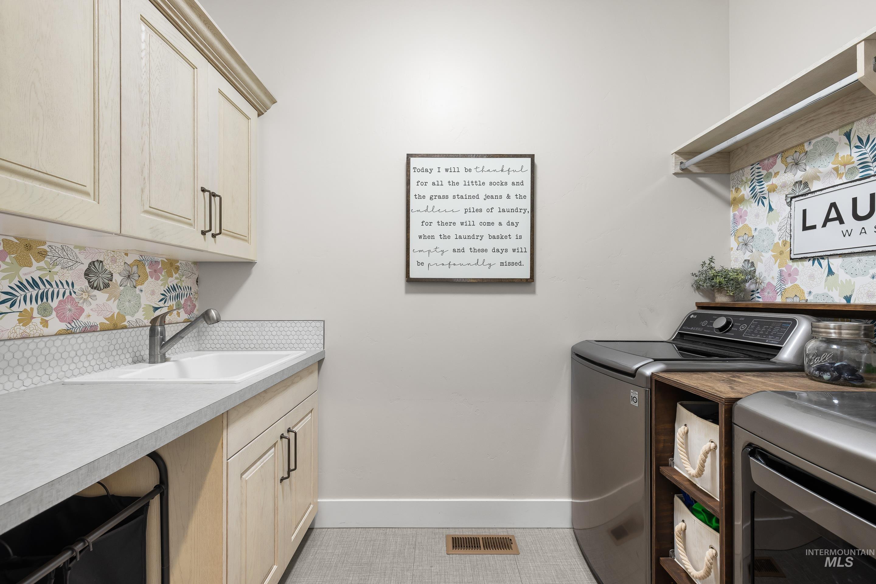 1765 N Highbury Way, Eagle, Idaho 83616, 5 Bedrooms, 2.5 Bathrooms, Residential For Sale, Price $1,100,000,MLS 98980030