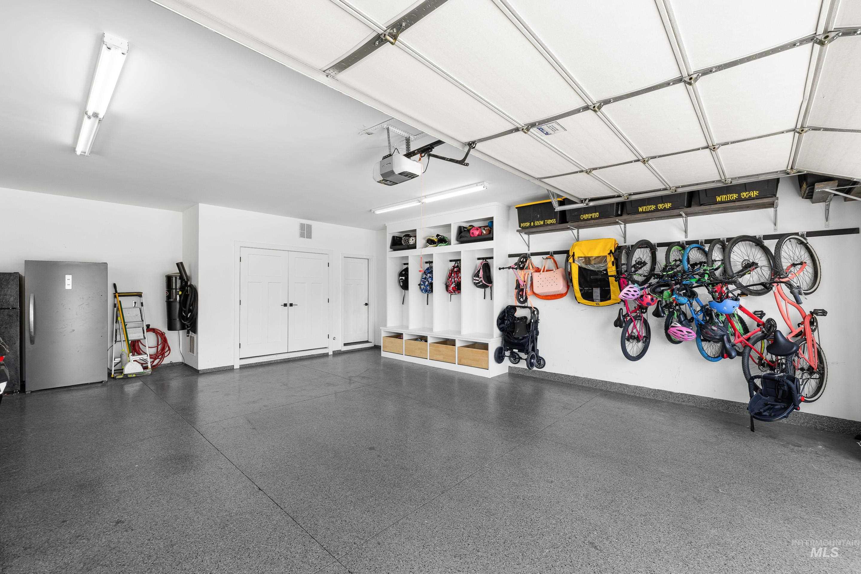 1765 N Highbury Way, Eagle, Idaho 83616, 5 Bedrooms, 2.5 Bathrooms, Residential For Sale, Price $1,100,000,MLS 98980030