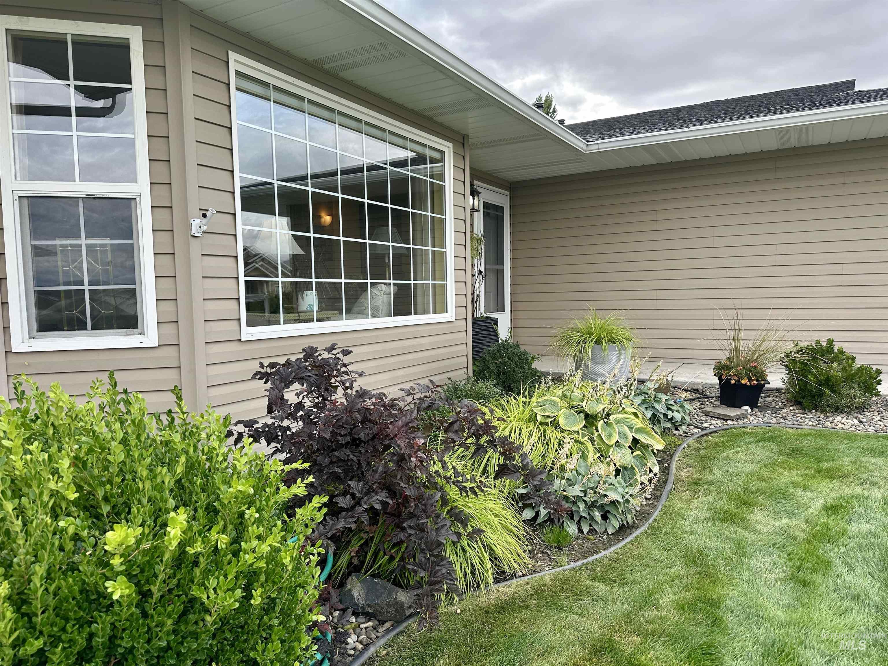 830 Cypress St, Lewiston, Idaho 83501, 2 Bedrooms, 2 Bathrooms, Residential For Sale, Price $389,000,MLS 98980032