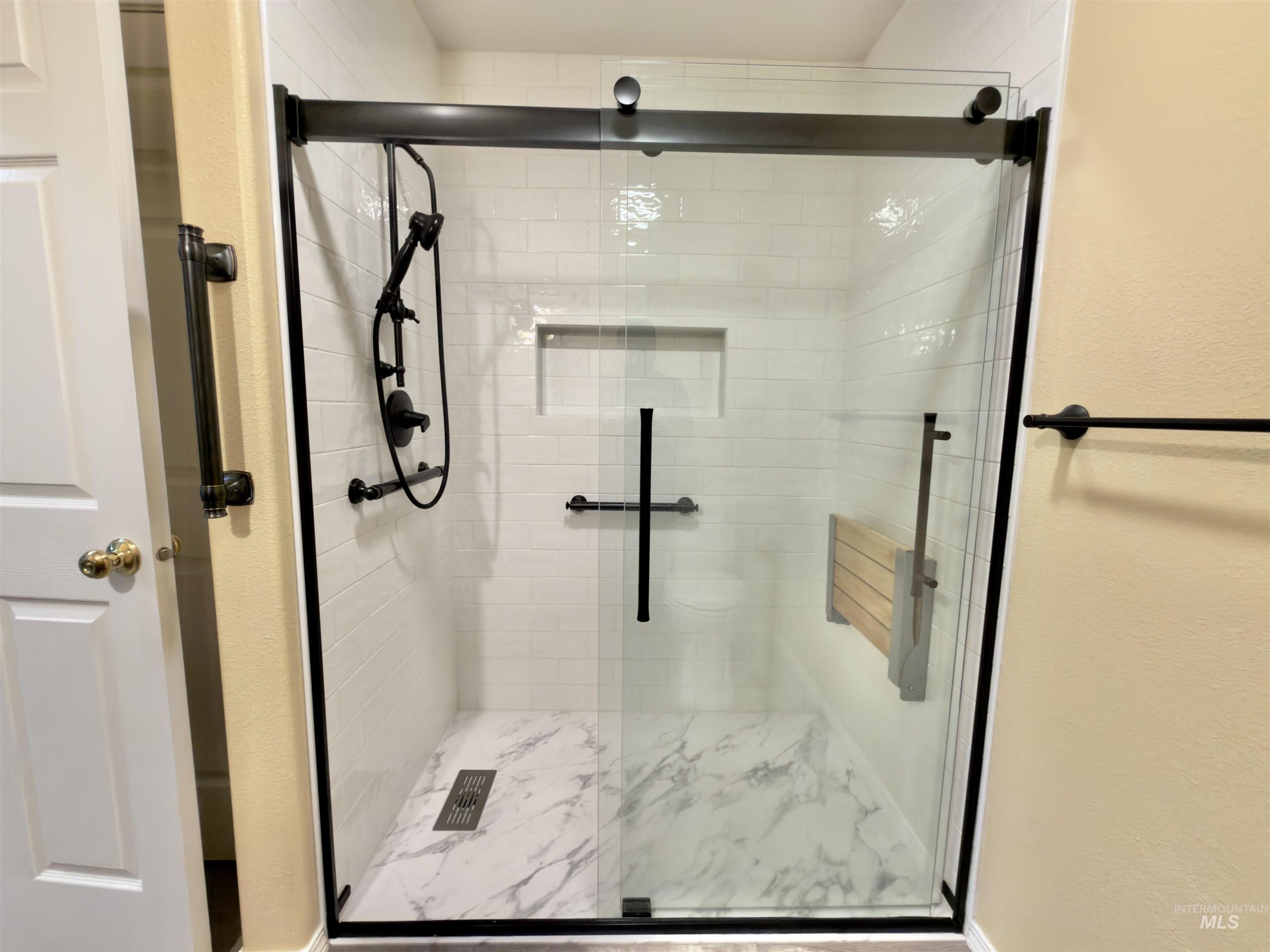 830 Cypress St, Lewiston, Idaho 83501, 2 Bedrooms, 2 Bathrooms, Residential For Sale, Price $389,000,MLS 98980032