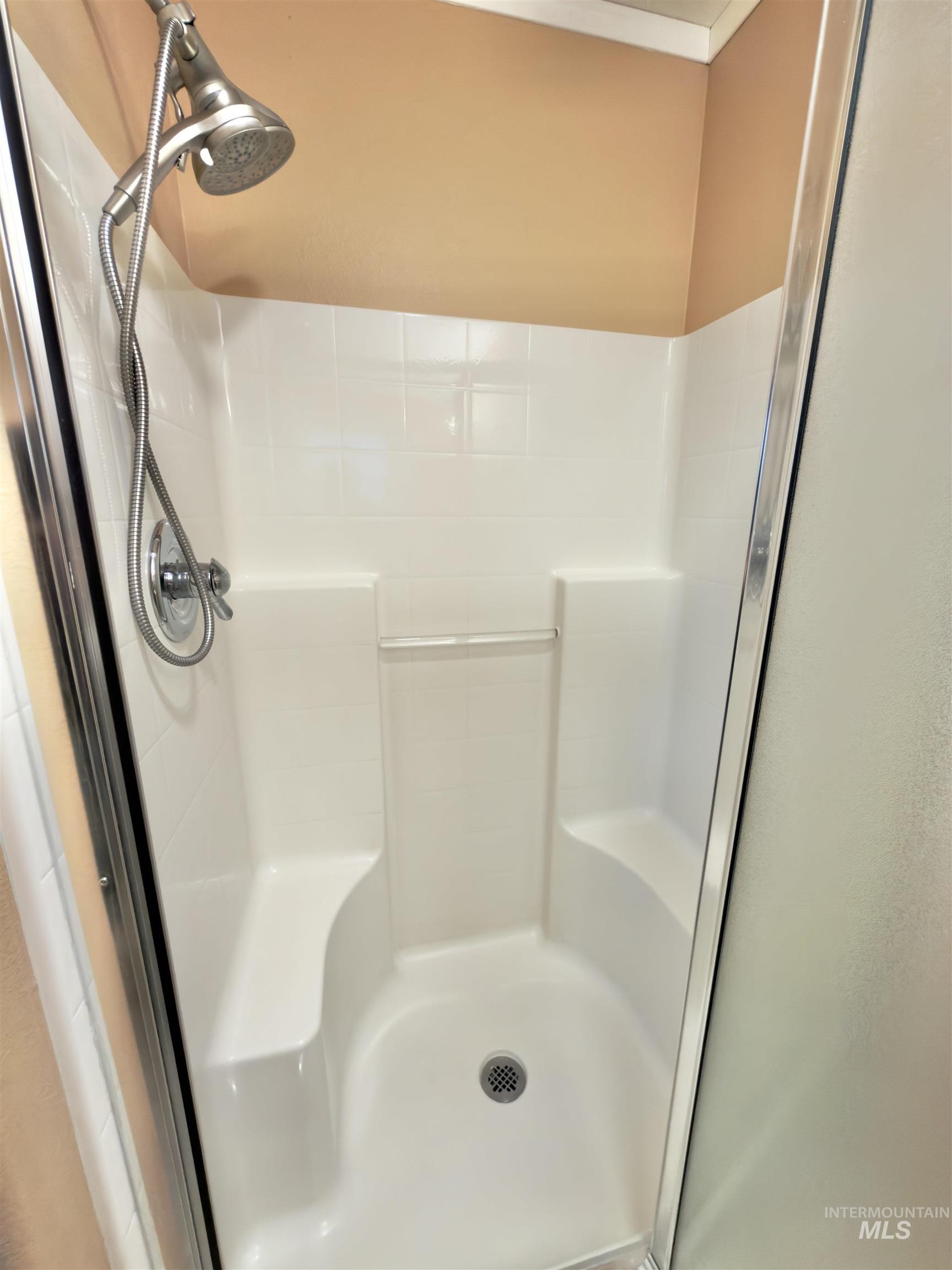 830 Cypress St, Lewiston, Idaho 83501, 2 Bedrooms, 2 Bathrooms, Residential For Sale, Price $389,000,MLS 98980032