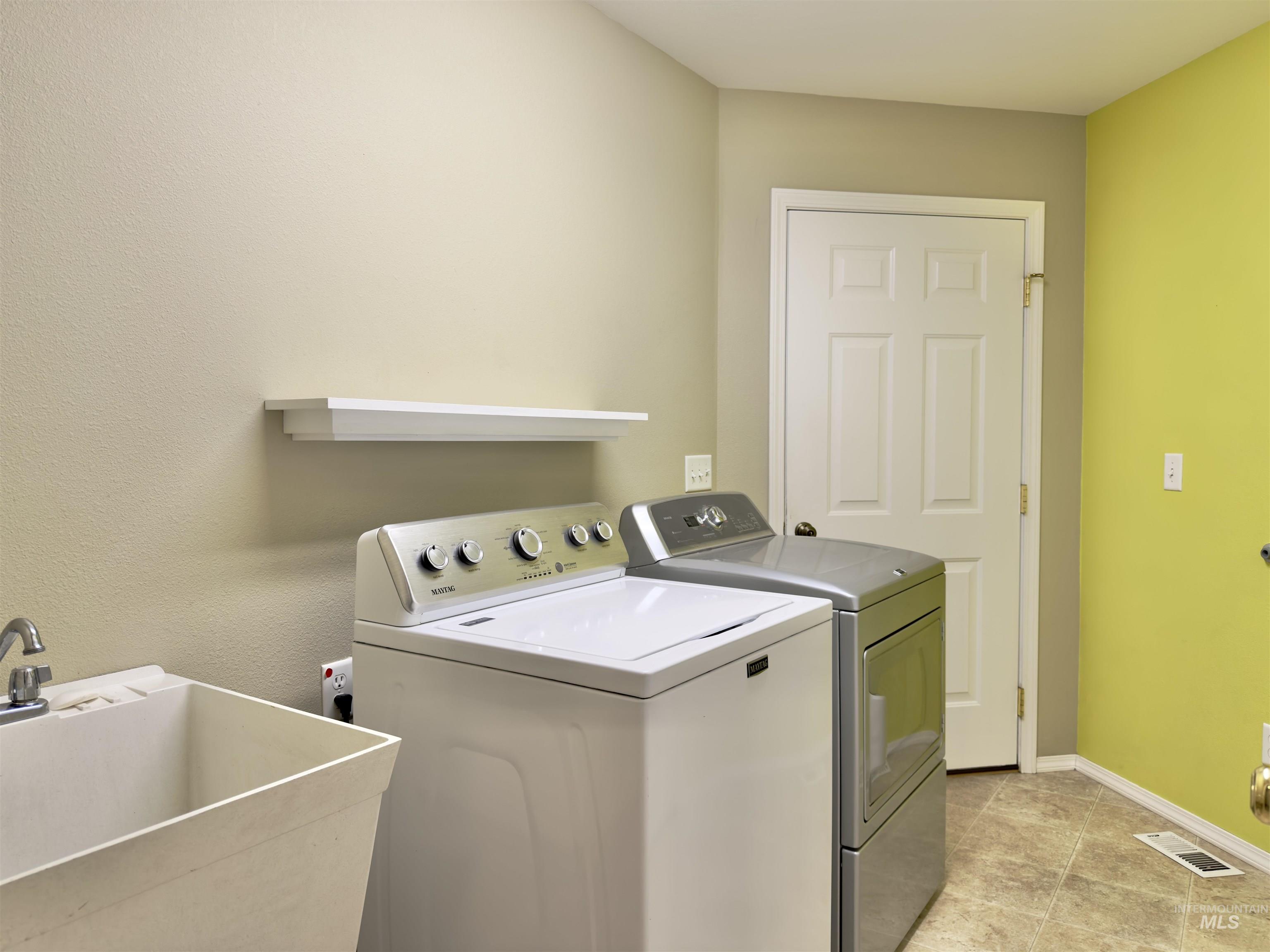 830 Cypress St, Lewiston, Idaho 83501, 2 Bedrooms, 2 Bathrooms, Residential For Sale, Price $389,000,MLS 98980032