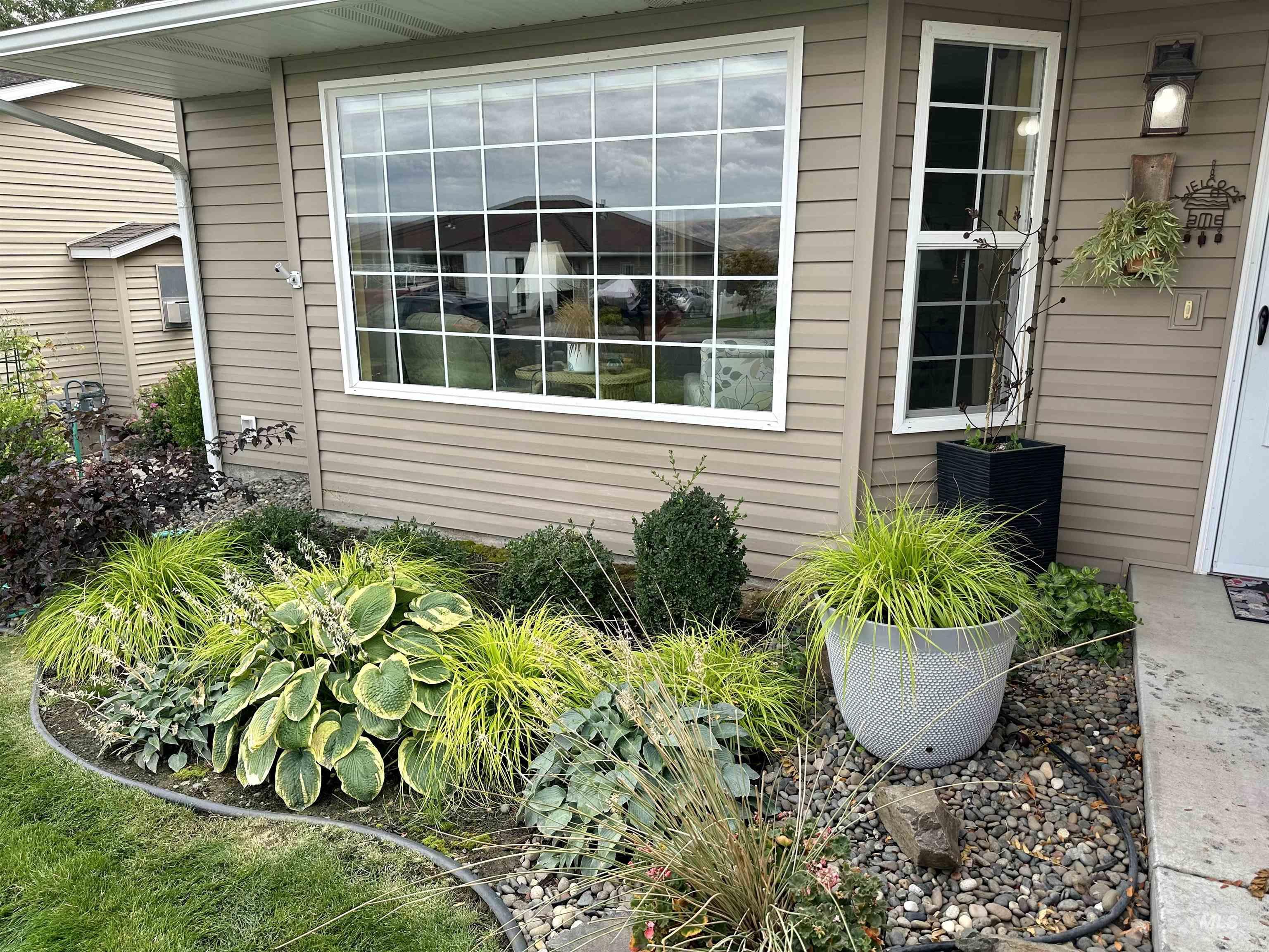 830 Cypress St, Lewiston, Idaho 83501, 2 Bedrooms, 2 Bathrooms, Residential For Sale, Price $389,000,MLS 98980032