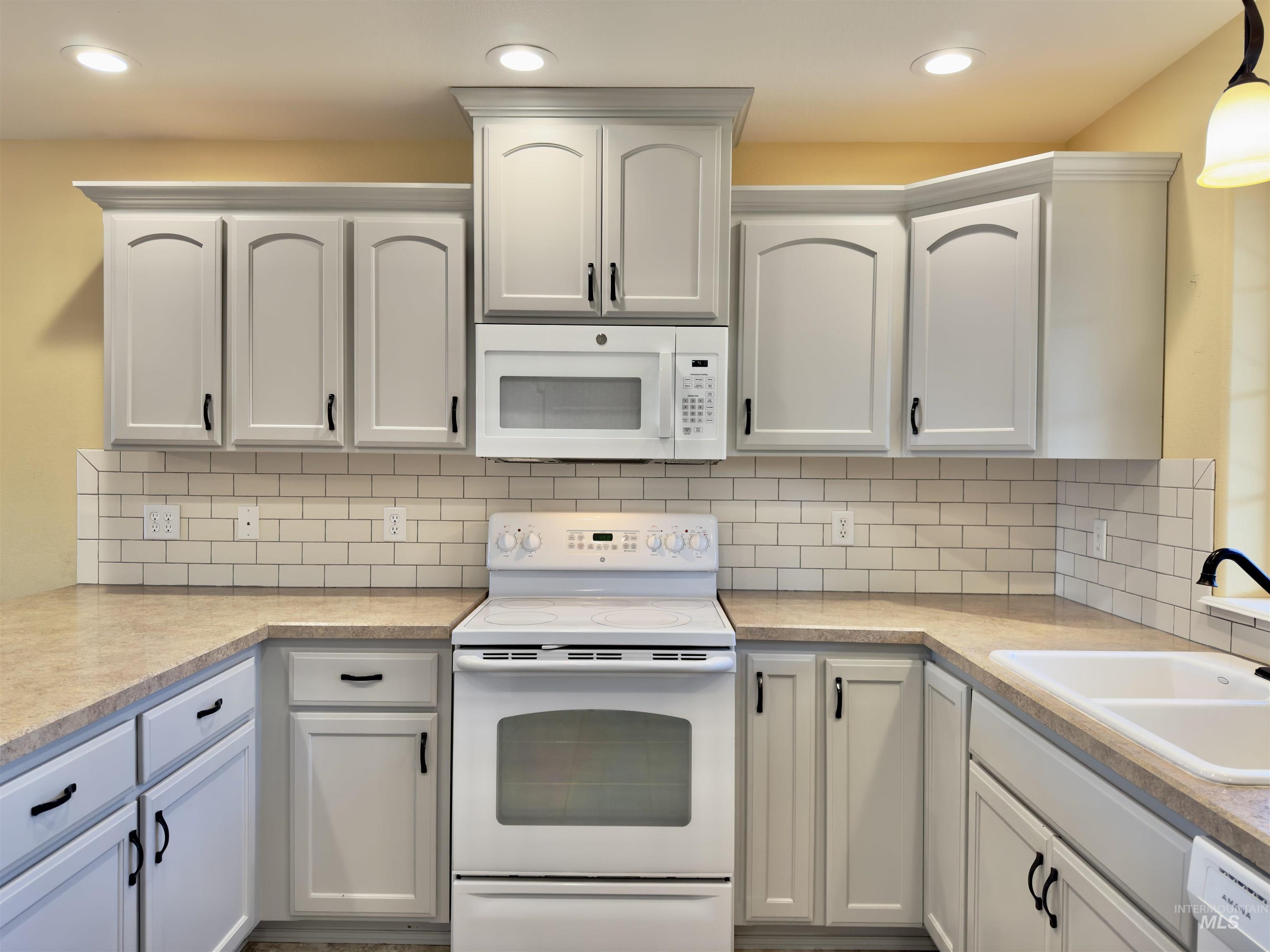 830 Cypress St, Lewiston, Idaho 83501, 2 Bedrooms, 2 Bathrooms, Residential For Sale, Price $389,000,MLS 98980032