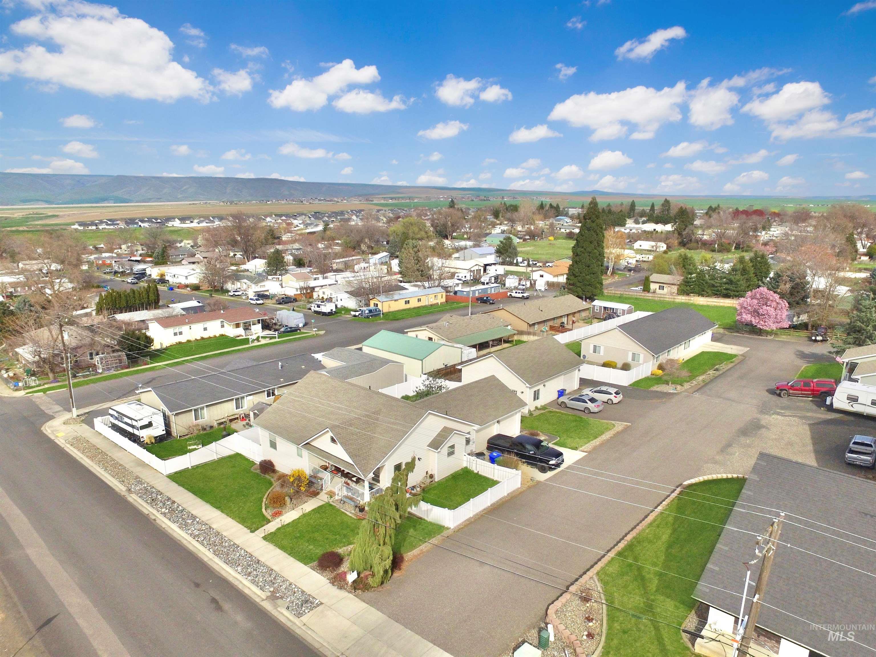 3401 14th Street, Lewiston, Idaho 83501, 3 Bedrooms, 3 Bathrooms, Residential Income For Sale, Price $599,000, 98980034