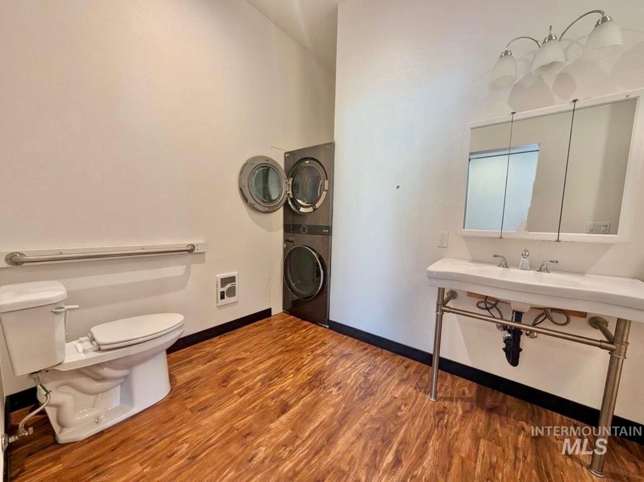 3401 14th Street, Lewiston, Idaho 83501, 3 Bedrooms, 3 Bathrooms, Residential Income For Sale, Price $599,000,MLS 98980034