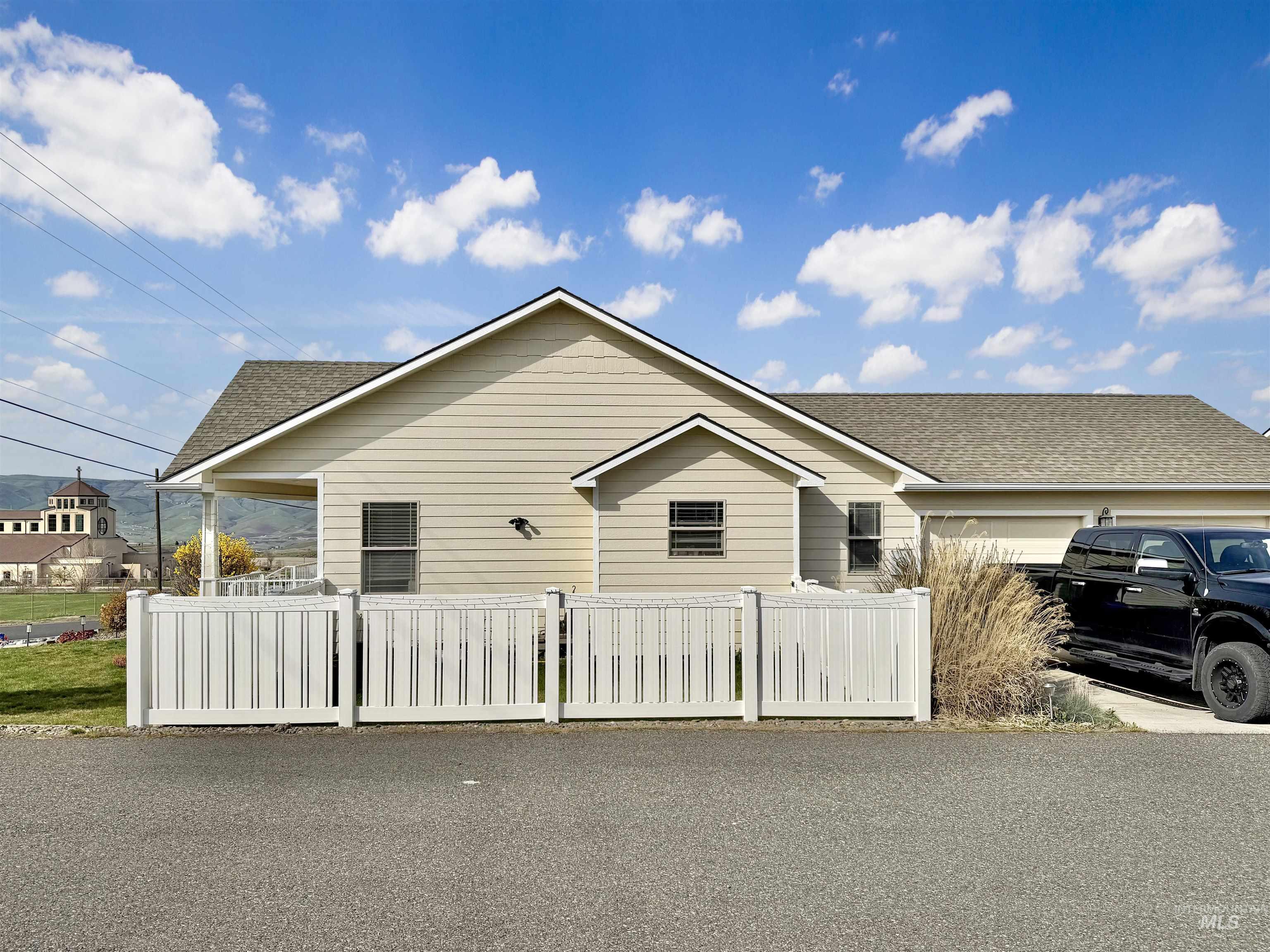 3401 14th Street, Lewiston, Idaho 83501, 3 Bedrooms, 3 Bathrooms, Residential Income For Sale, Price $599,000, 98980034